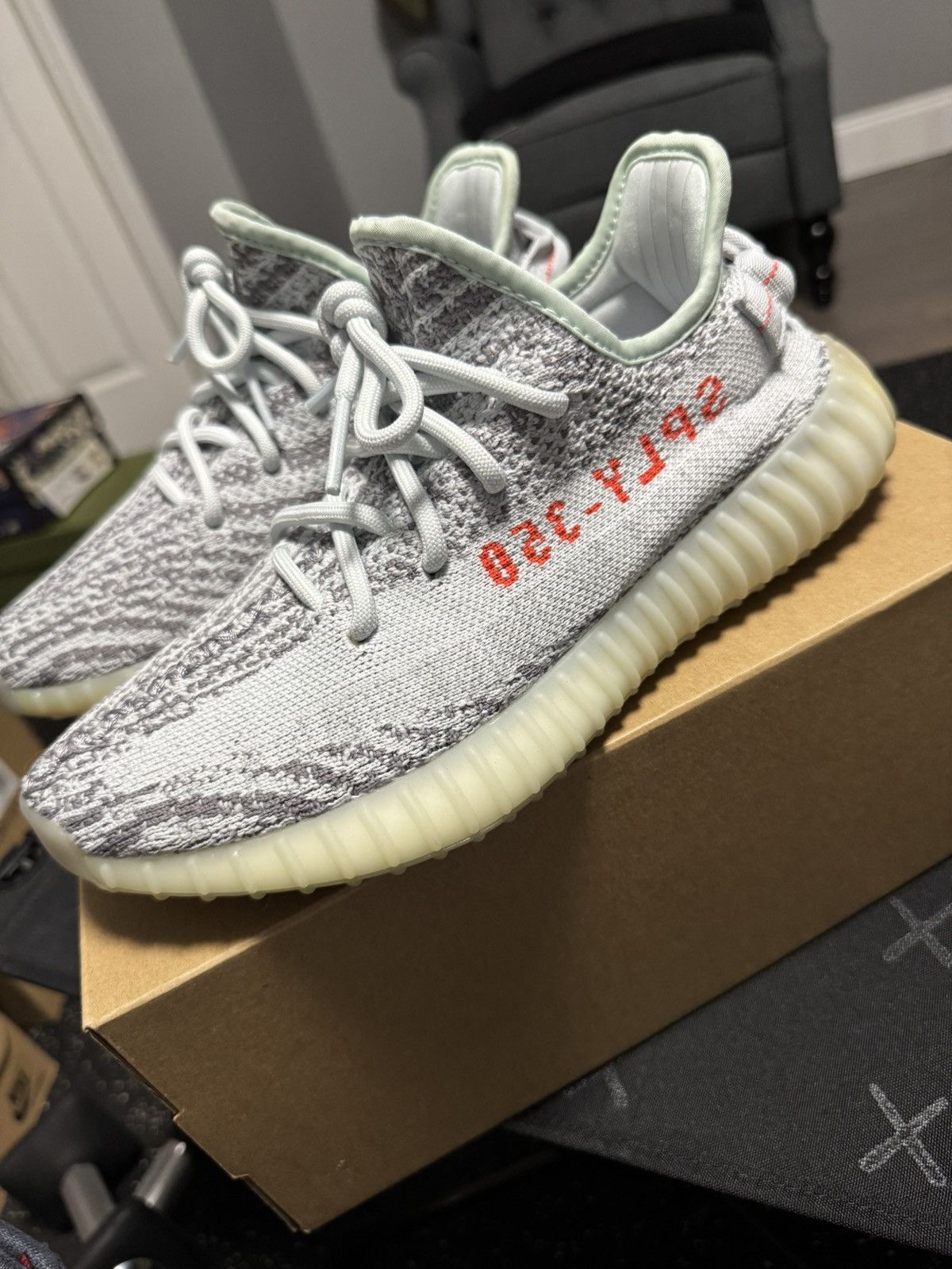 Adidas × Yeezy Adidas Yeezy Boost 350 V2 blue tint sz 6Y Size US 6 / EU 39 - 2 Thumbnail