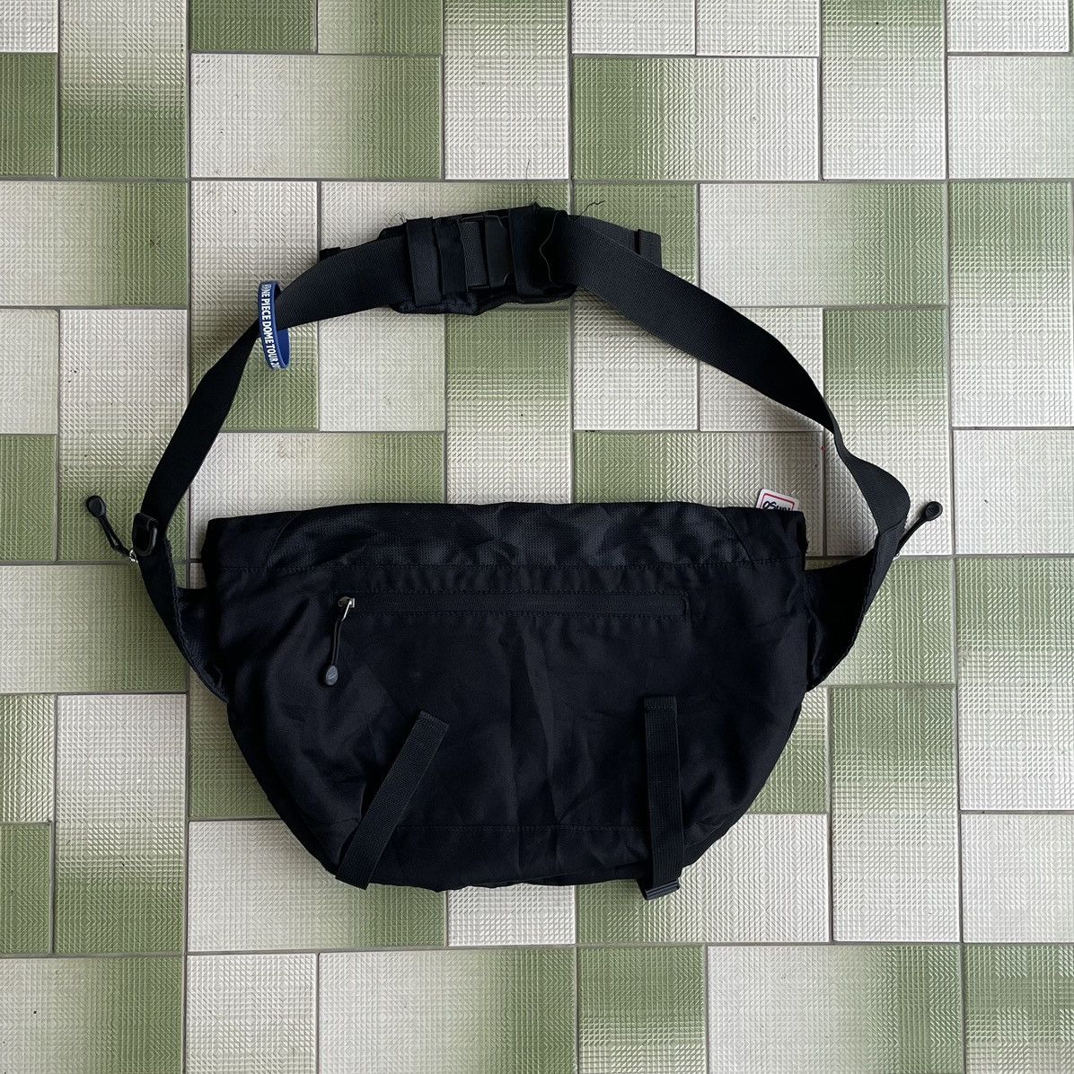 Asics × Vintage BLACK Y2K ASICS OVERSIZED CROSSBODY Size ONE SIZE - 17 Thumbnail