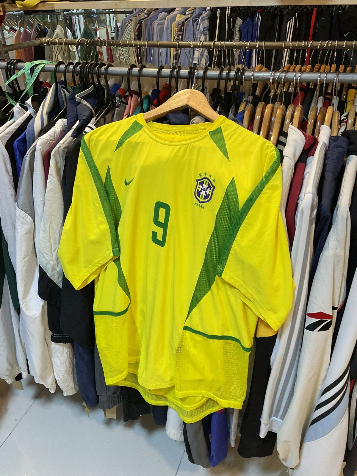 Nike Vintage 2002 Brazil Home Kit RONALDO 9 Size US M / EU 48-50 / 2 - 2 Thumbnail