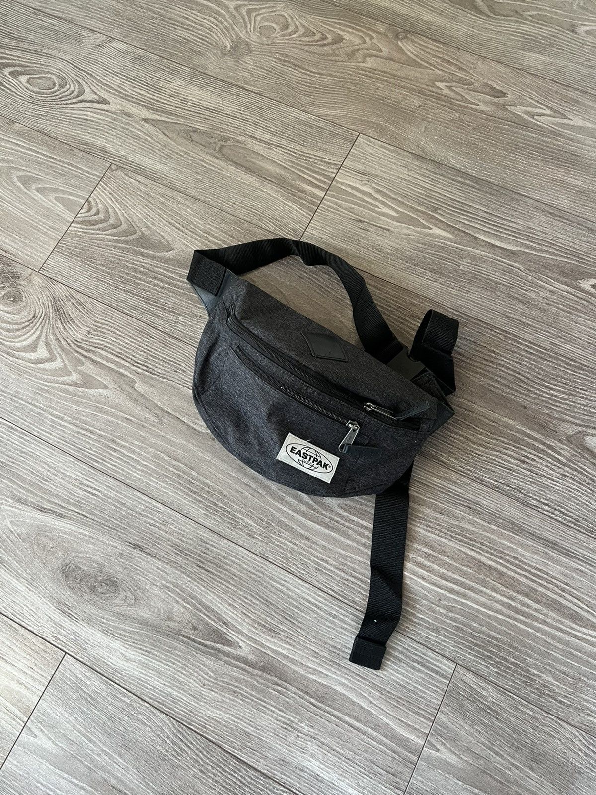 Designer × Eastpak ‼️Eastpak Bigger Size Archival Belt Beg‼️ Size ONE SIZE - 3 Thumbnail