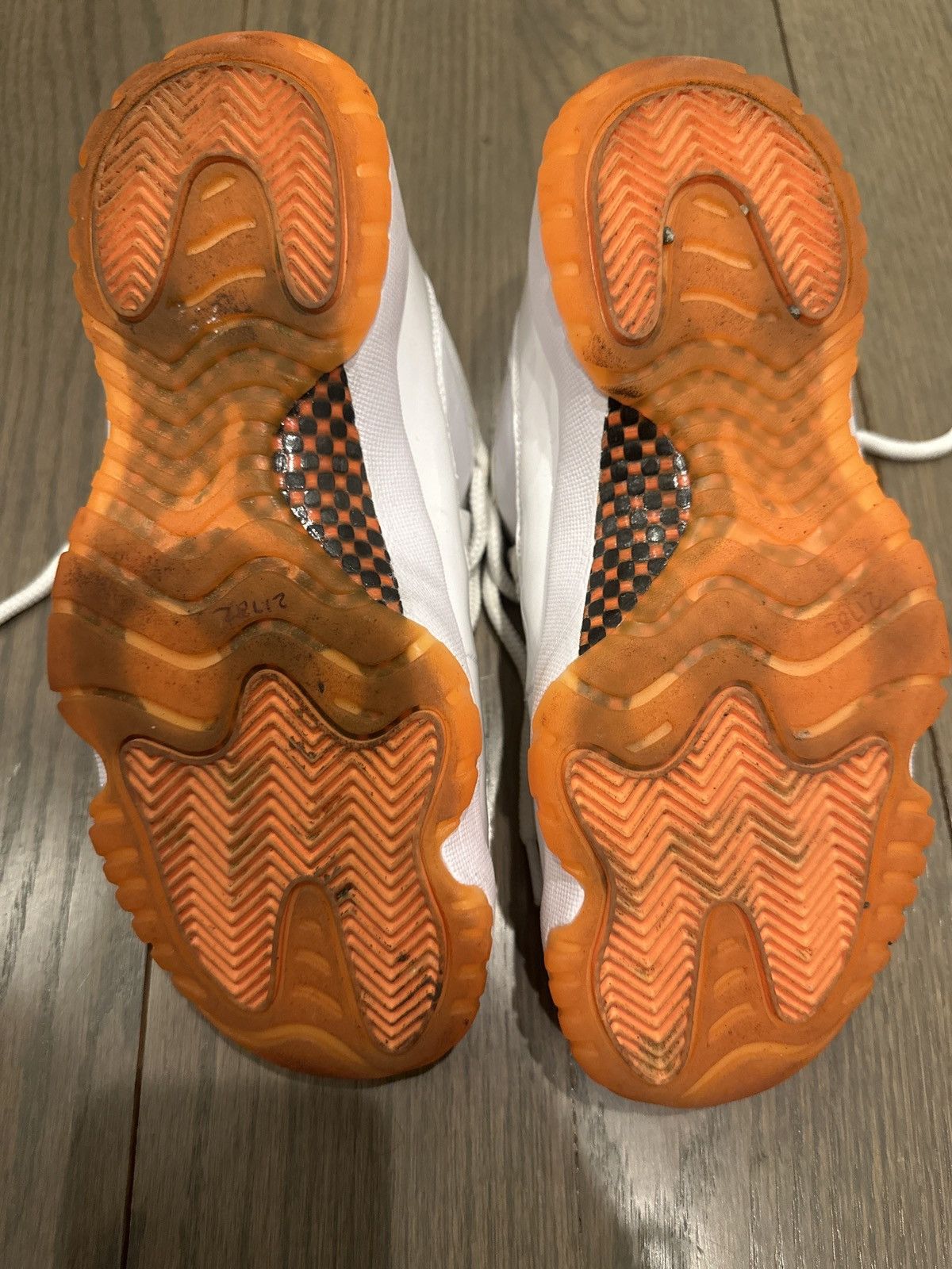Jordan Brand Jordan 11 Retro Low Citrus 2021 Size US 9 / IT 39 - 5 Thumbnail