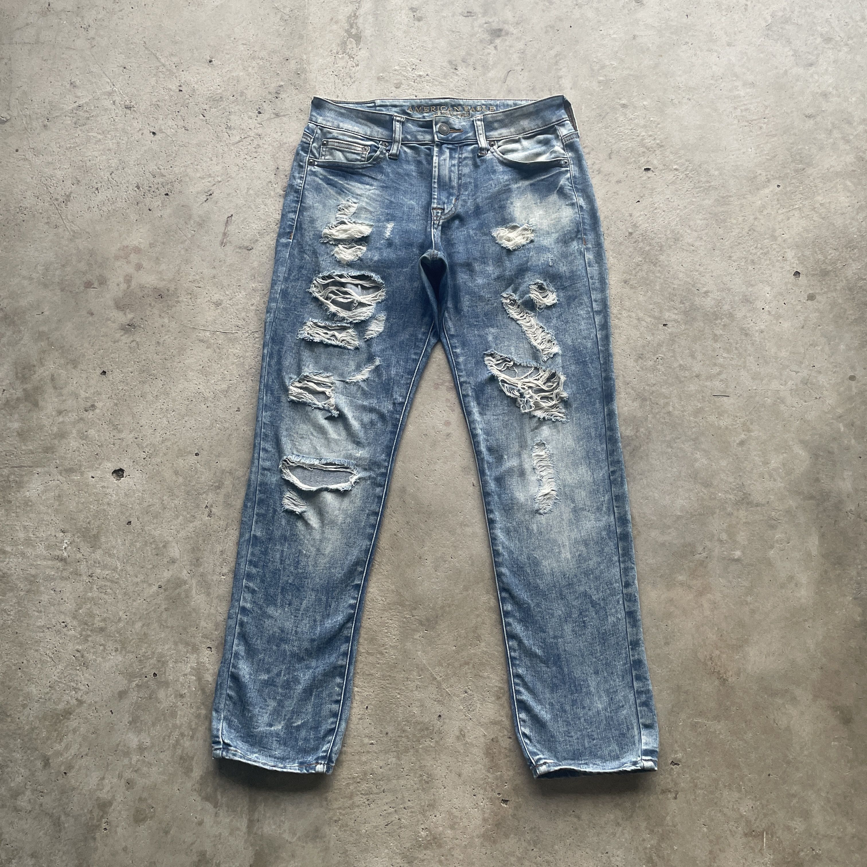 American Eagle Outfitters W31 AMERICAN EAGLE OUTFITTERS RIPPED FADED DISTRESSED JEANS Size US 31 - 2 Thumbnail