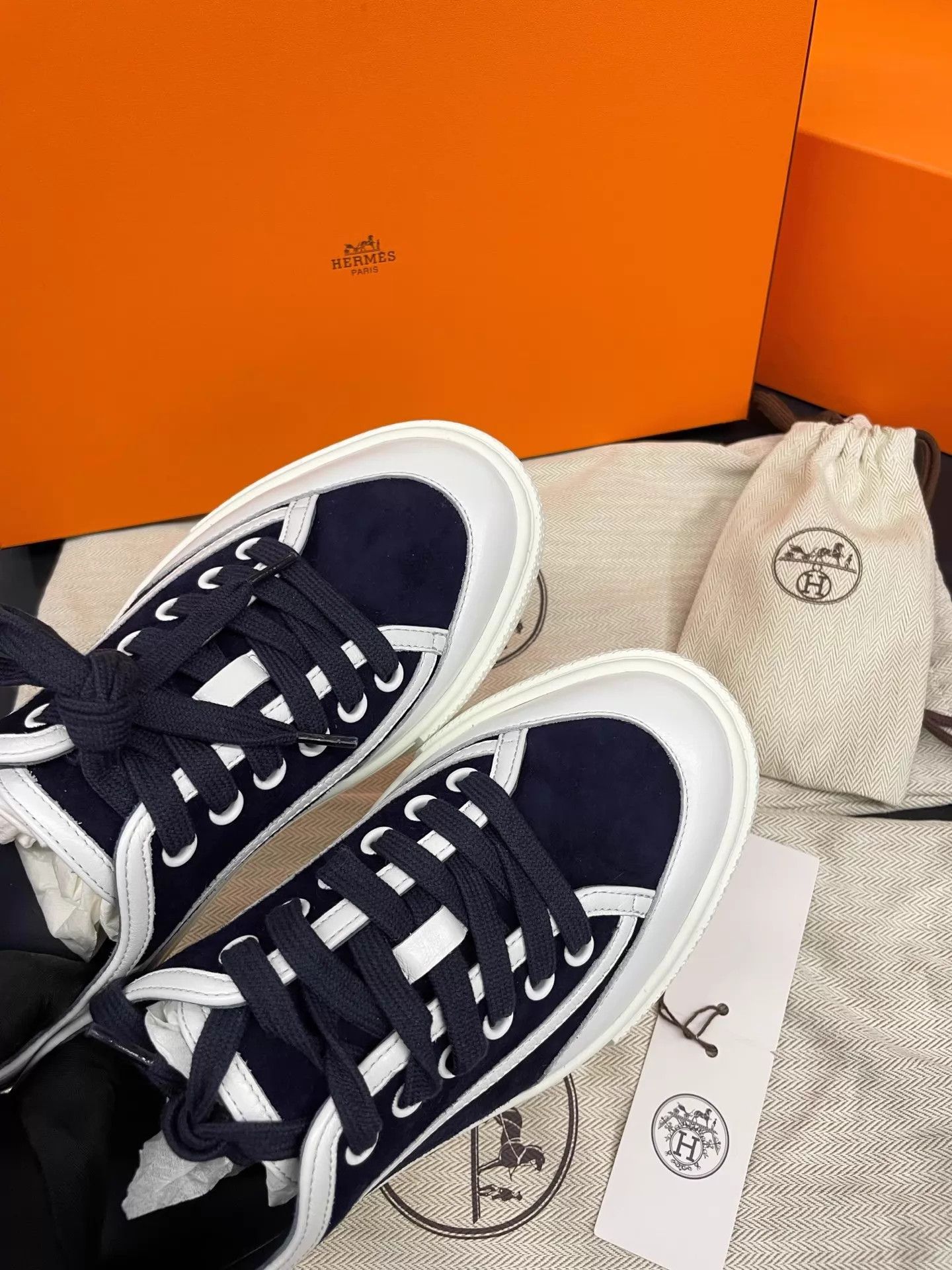 Hermes Hermes round low lace-up shoe navy white 35.5 new Size US 5 / IT 35 - 5 Thumbnail