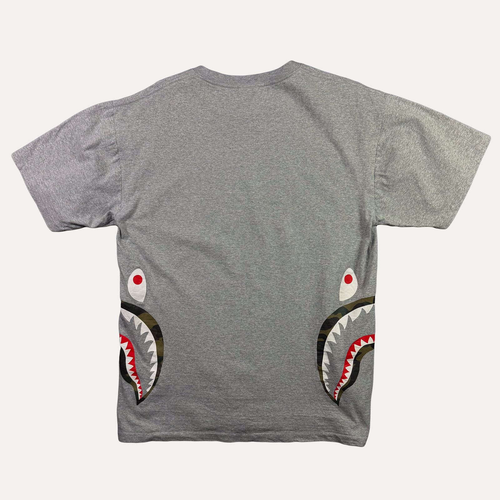 Bape Bape Side Shark T-Shirt Size US XL / EU 56 / 4 - 2 Thumbnail