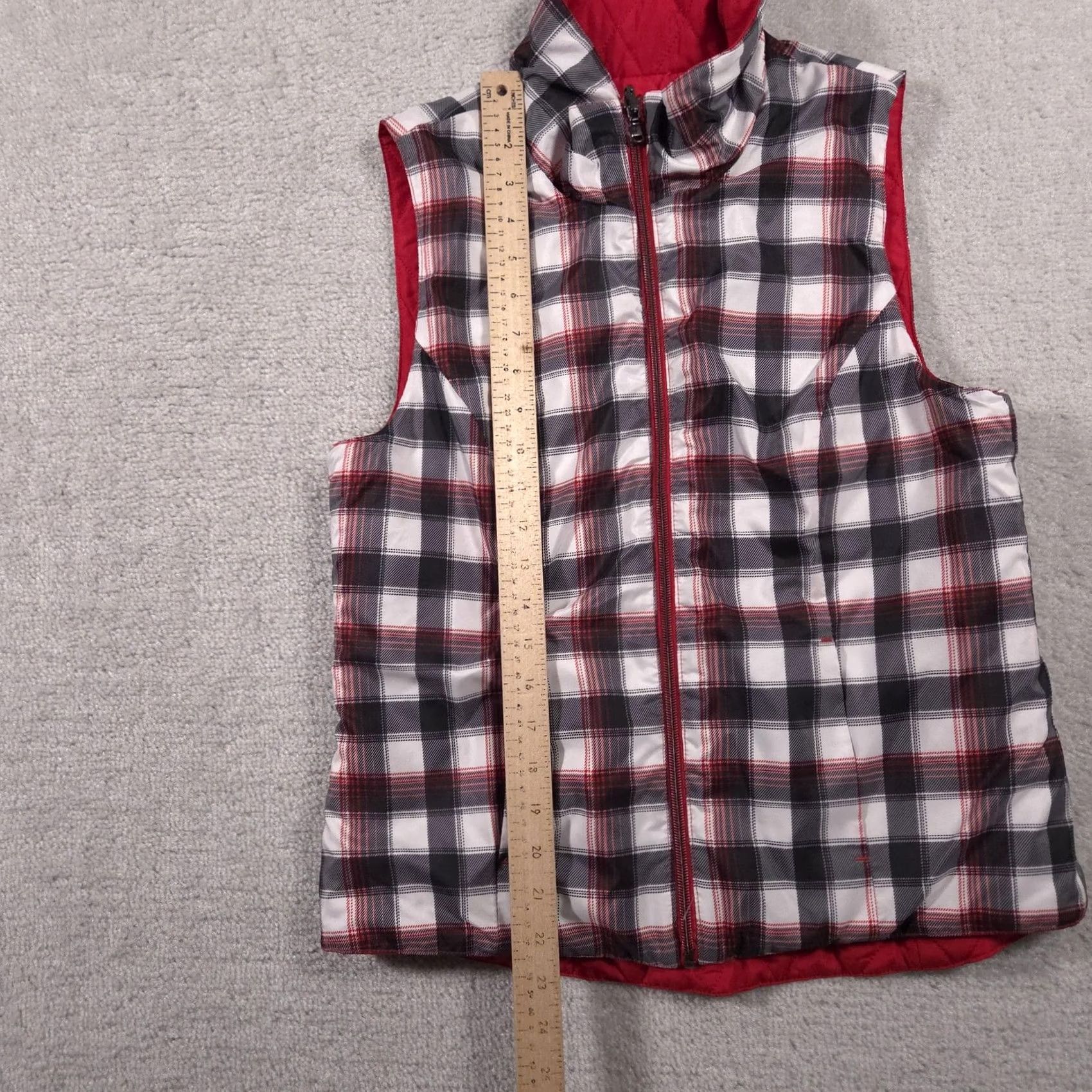Vintage VINTAGE? No. Christopher & Banks Vest Womens Petite Small Red Plaid Reversible Quilted Puffer Size S / US 4 / IT 40 - 6 Thumbnail