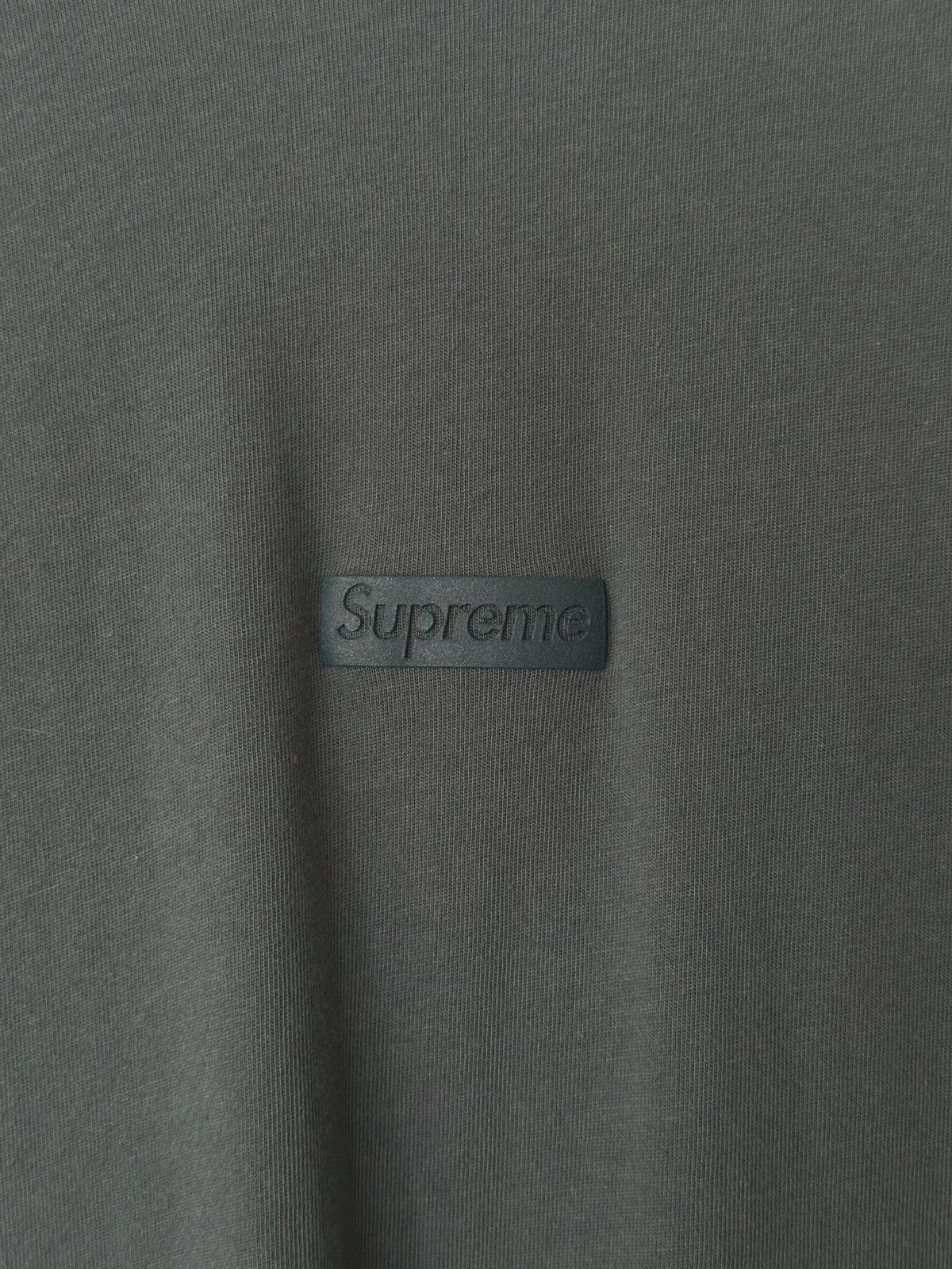 Supreme Supreme High Density Small Box S/S Top Size US M / EU 48-50 / 2 - 4 Thumbnail