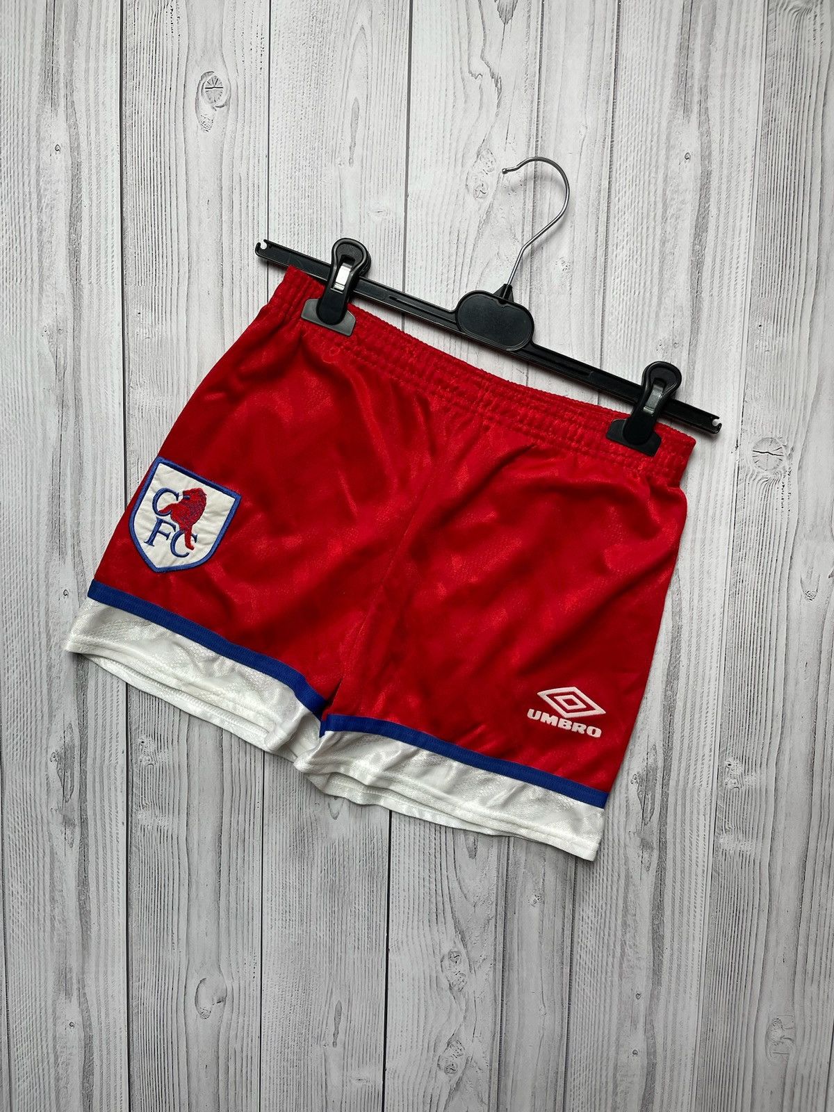 Chelsea Soccer × Vintage Vintage Umbro Chelsea soccer shots size Xs red rare away Size US 28 / EU 44 - 1 Thumbnail