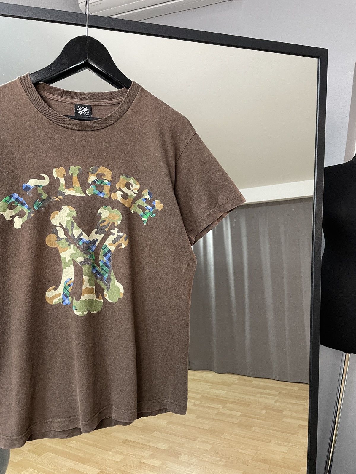 Stussy Vintage Y2K Stussy x New York Yankees Brown Tee T-shirt Size US M / EU 48-50 / 2 - 3 Thumbnail