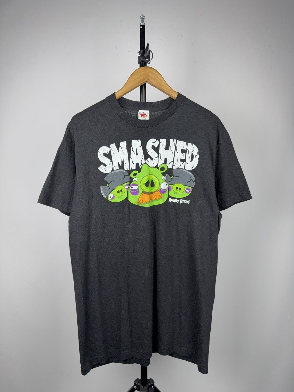 Vintage 00s Angry Birds Game “Smashed” Pigs Graphic Tee Black L Size US L / EU 52-54 / 3 - 1 Thumbnail