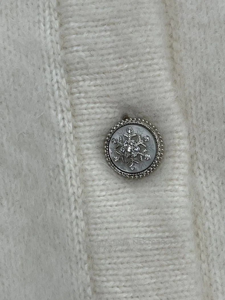 Chanel Chanel Snowflake Diamond Button Cashmere Cardigan. Size US XL / EU 56 / 4 - 3 Thumbnail