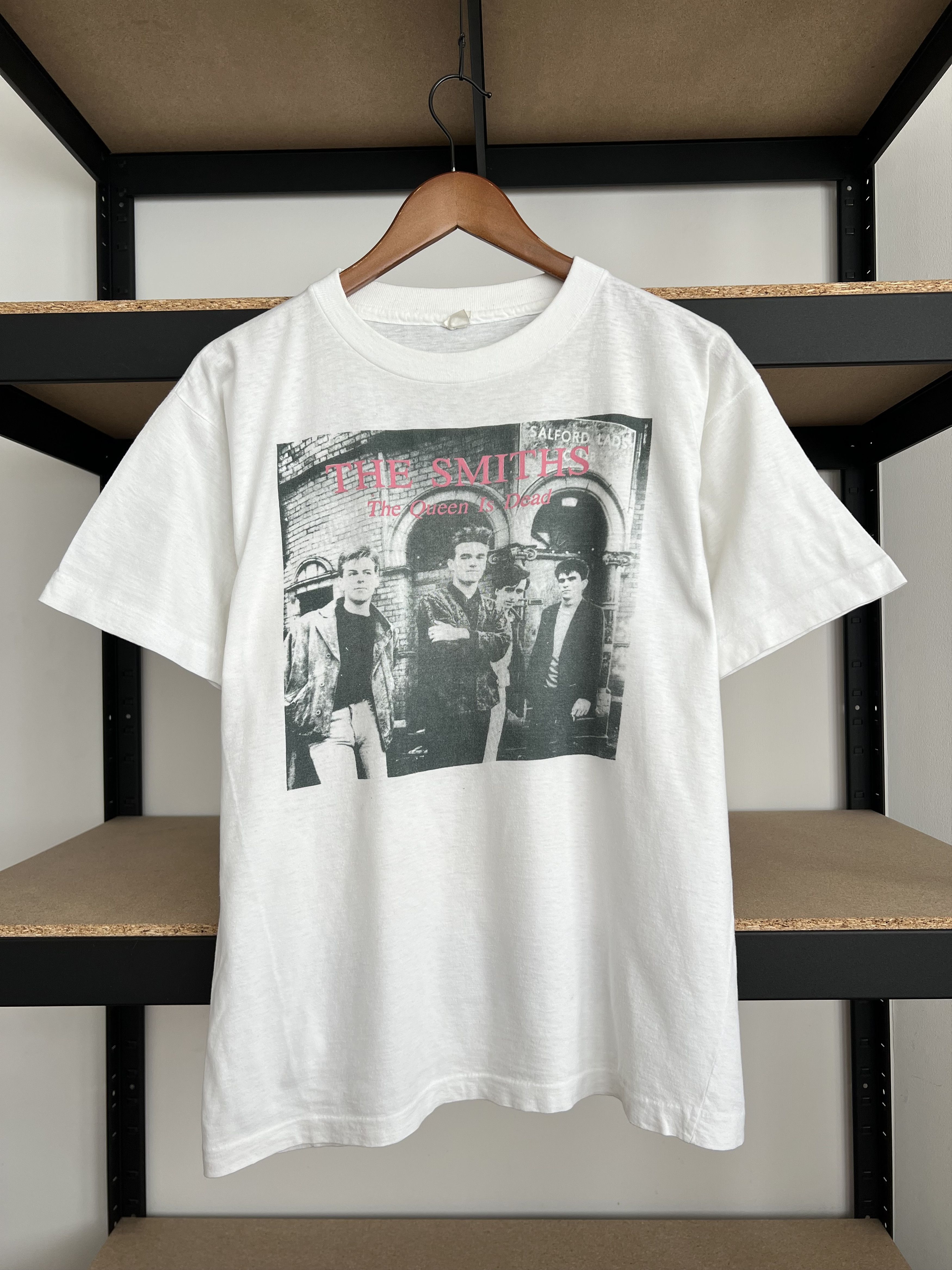 Band Tees Vintage 80s The Smiths The Queen Is Dead Salford Lads Tshirt Size US L / EU 52-54 / 3 - 1 Thumbnail