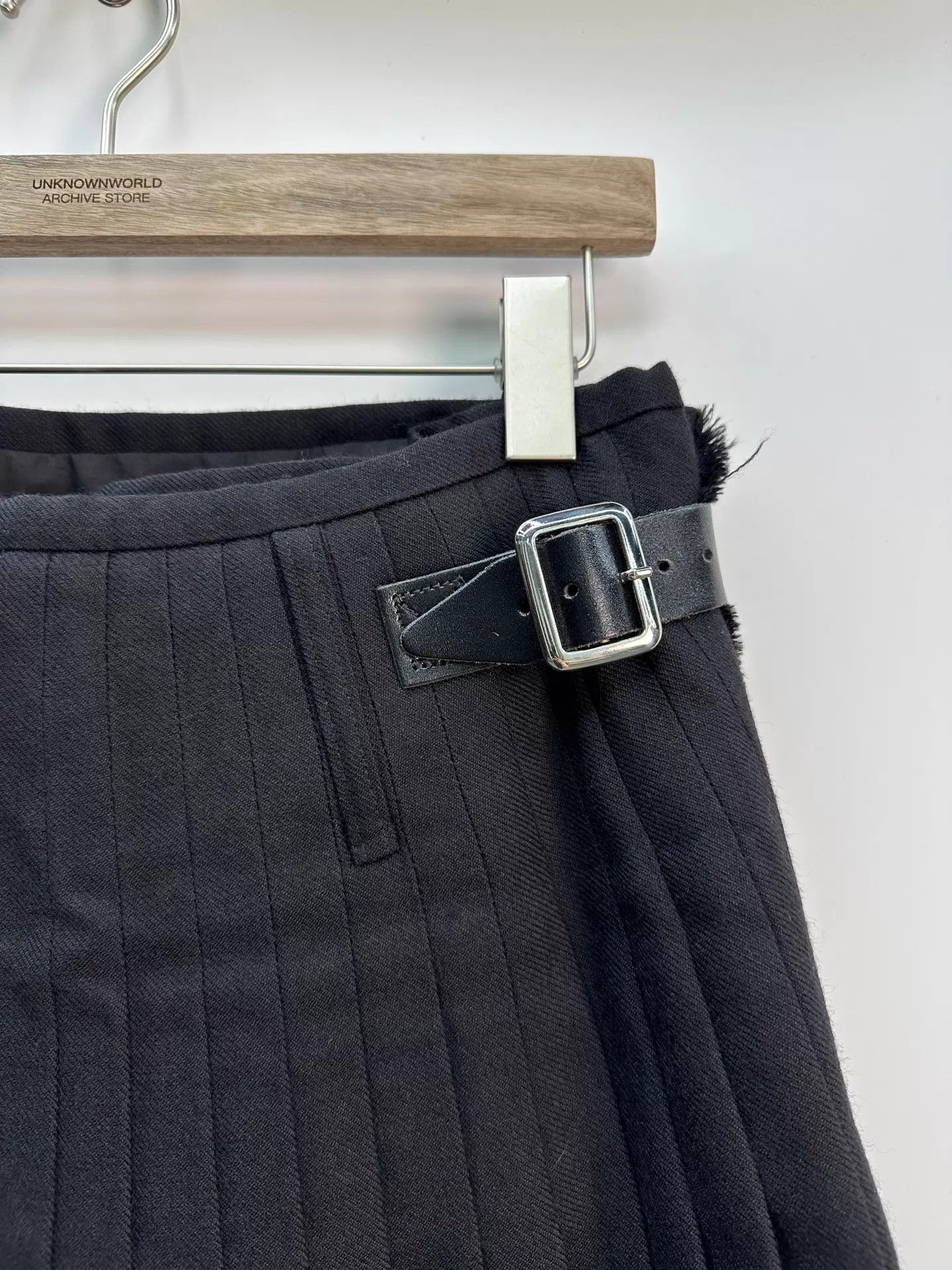 Balenciaga Balenciaga 20FW Irregular Wool Pleat Skirt Unisex 44 Size 30" / US 8 / IT 44 - 2 Thumbnail