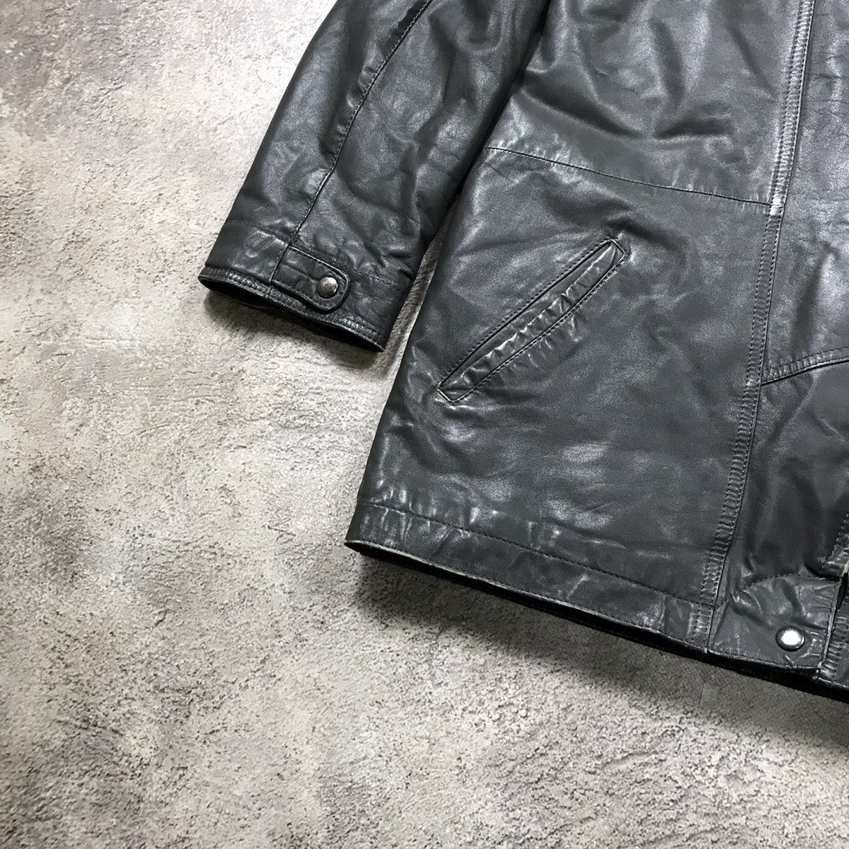 Genuine Leather Vintage 90s Faded Black Oversized Puffer Jacket Streetwear L Size US L / EU 52-54 / 3 - 4 Thumbnail