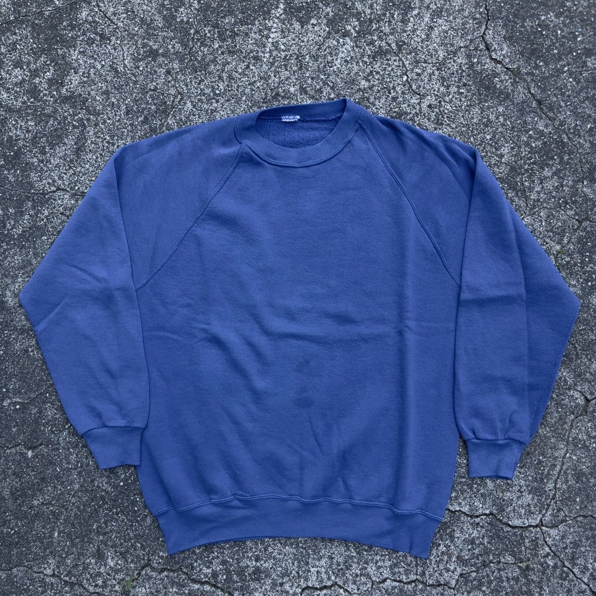 Vintage Vintage 80s Blue Raglan Crewneck Size US M / EU 48-50 / 2 - 1 Thumbnail