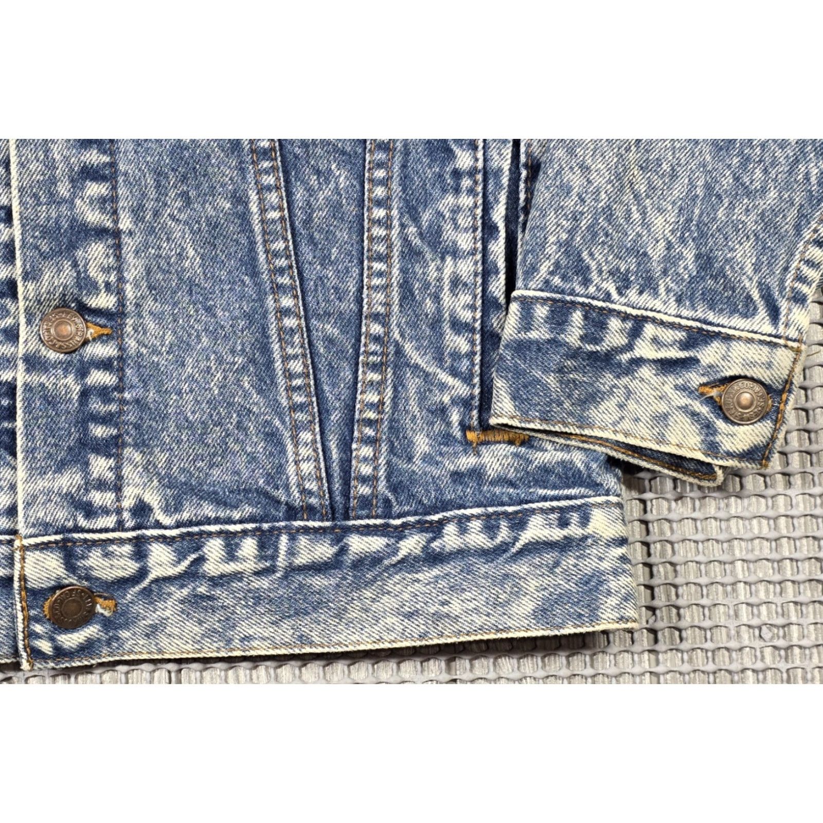 Levi's VINTAGE Levi’s Trucker Jacket Denim Stonewash 57508 80s 90s Mens Small Blue Distressed Logo Pockets Short Jean Jacket Size US 29 - 3 Thumbnail