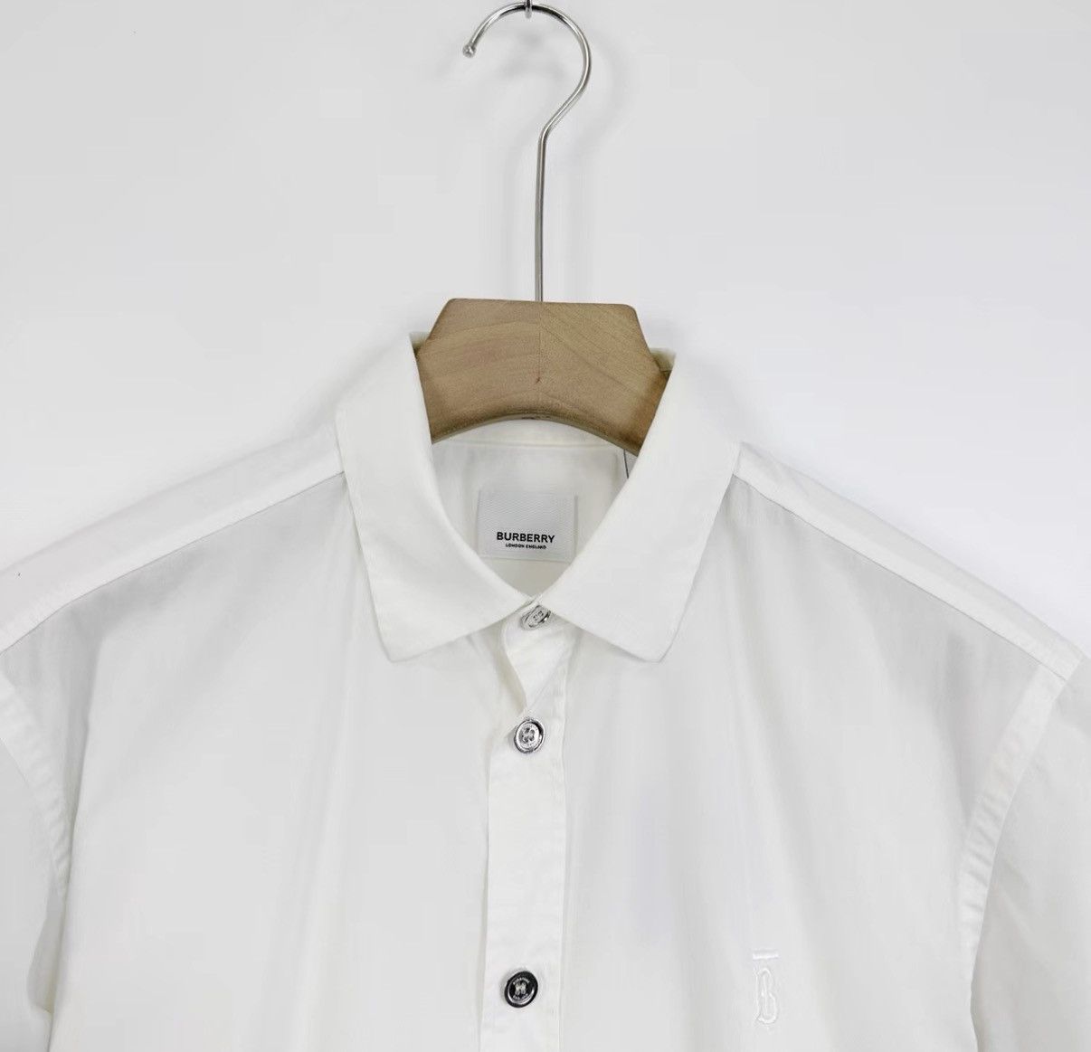 Burberry Burberry White Chest Embroidered Logo Short Sleeve Shirt K12 Size US M / EU 48-50 / 2 - 3 Thumbnail