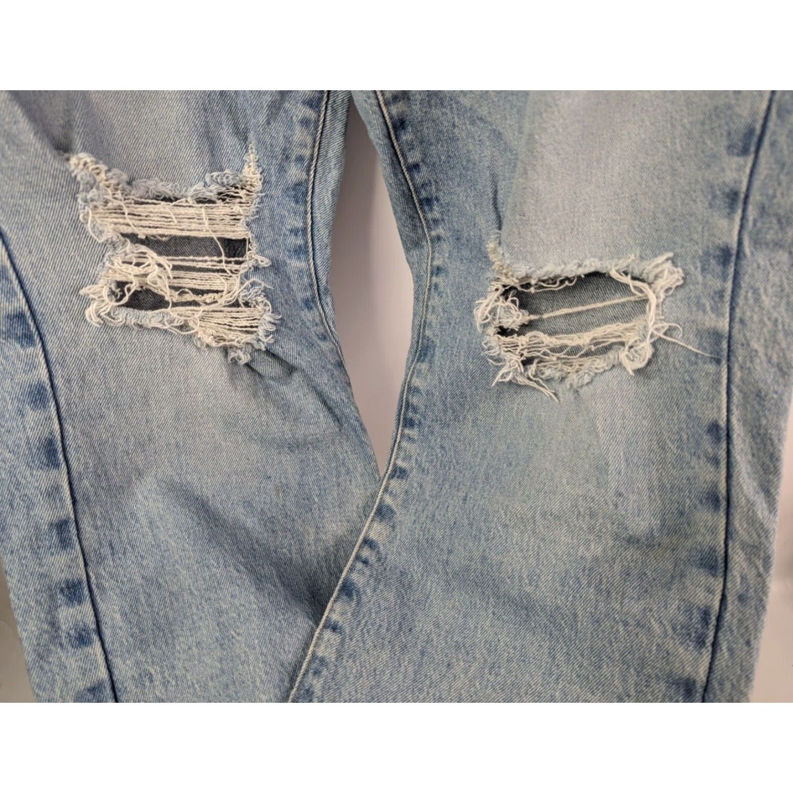 Good American GOOD AMERICAN Jeans Distressed 14/32 Blue 5-Pocket Design Zip Regular Plus Size Women Skinny Cap 637 Raw Hem Size 36" / US 14 / IT 50 - 3 Thumbnail