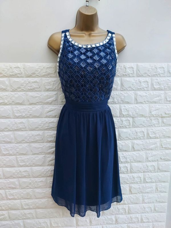 The Difference Quiz dress 16 Size XL / US 12-14 / IT 48-50 - 1 Thumbnail