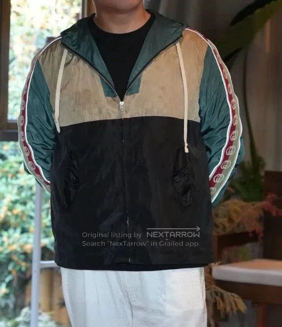 Gucci gucci logo printed hooded jacket for men. Size US L / EU 52-54 / 3 - 5 Thumbnail