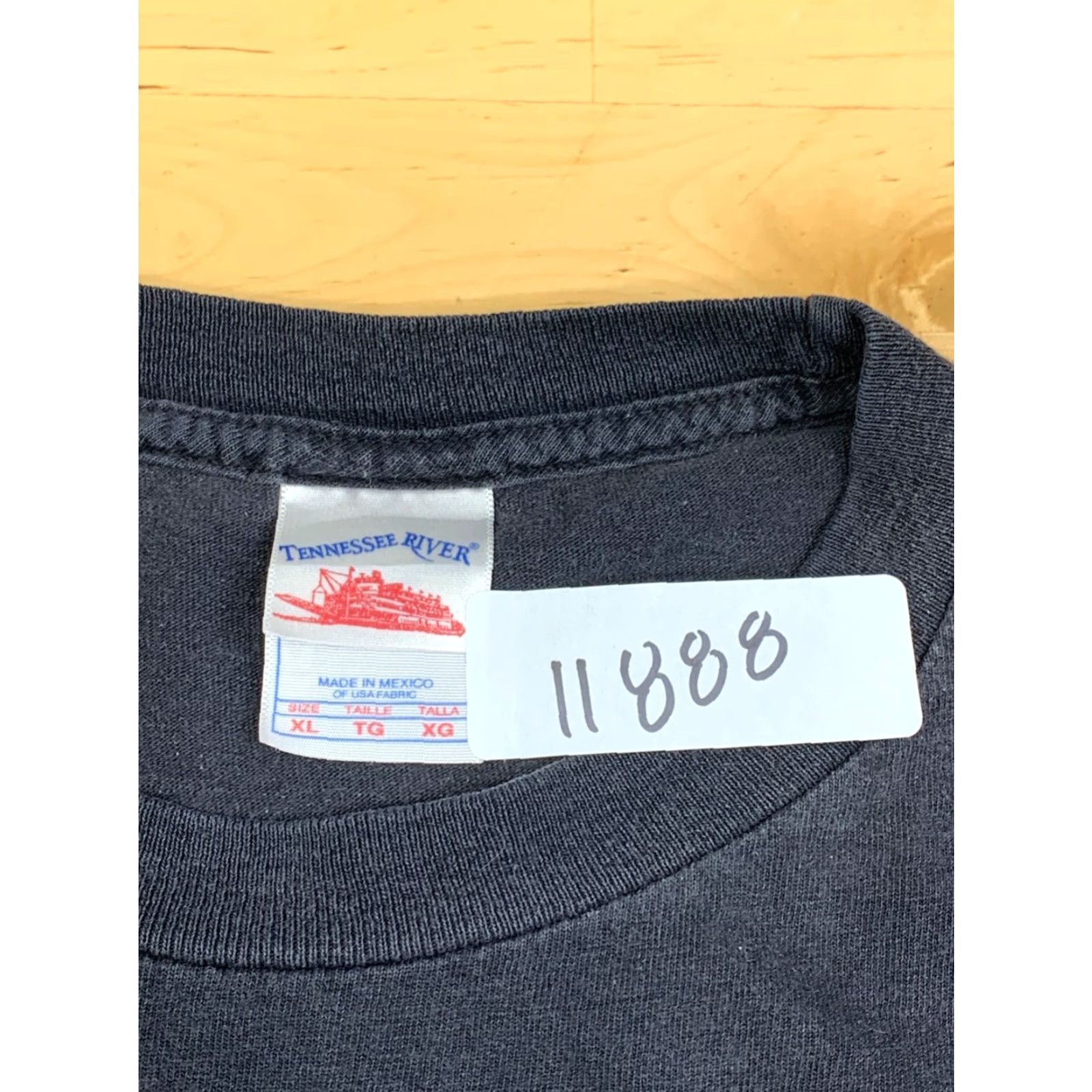 Vintage VINTAGE Tennessee River Shirt XL Black Mens T-Shirt Short Sleeve 11888 Biker Dog Size US XL / EU 56 / 4 - 3 Thumbnail