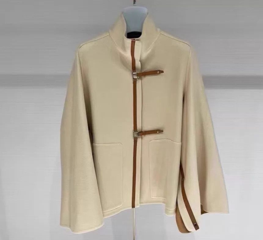 Hermes Hermès Cape 34 Size XS / US 0-2 / IT 36-38 - 1 Thumbnail