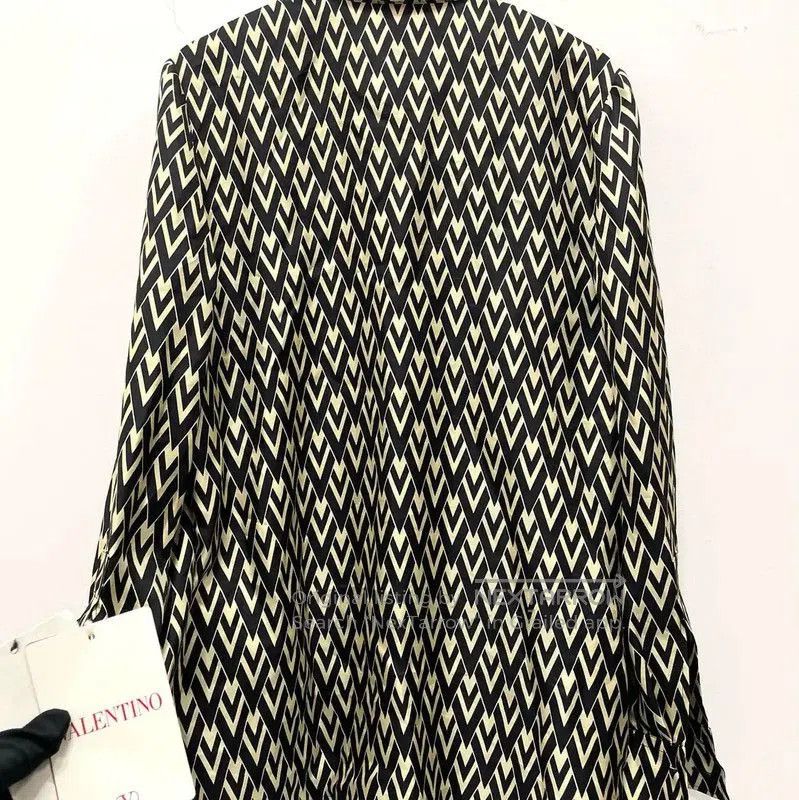 Valentino Valentino Multicolor Silk Long Sleeve Blouse . Size M / US 6-8 / IT 42-44 - 2 Thumbnail