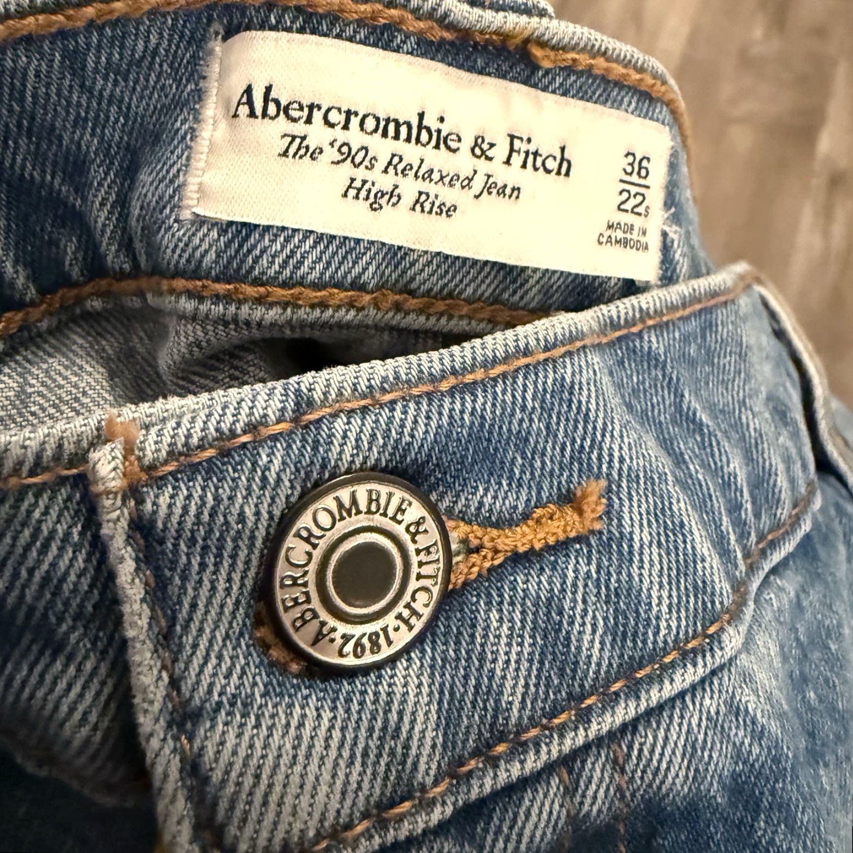 Abercrombie & Fitch Abercrombie & Fitch The 90s Relaxed Jean High Rise Womens 36 22 Short Blue NEW Size 32" / US 10 / IT 46 - 2 Thumbnail