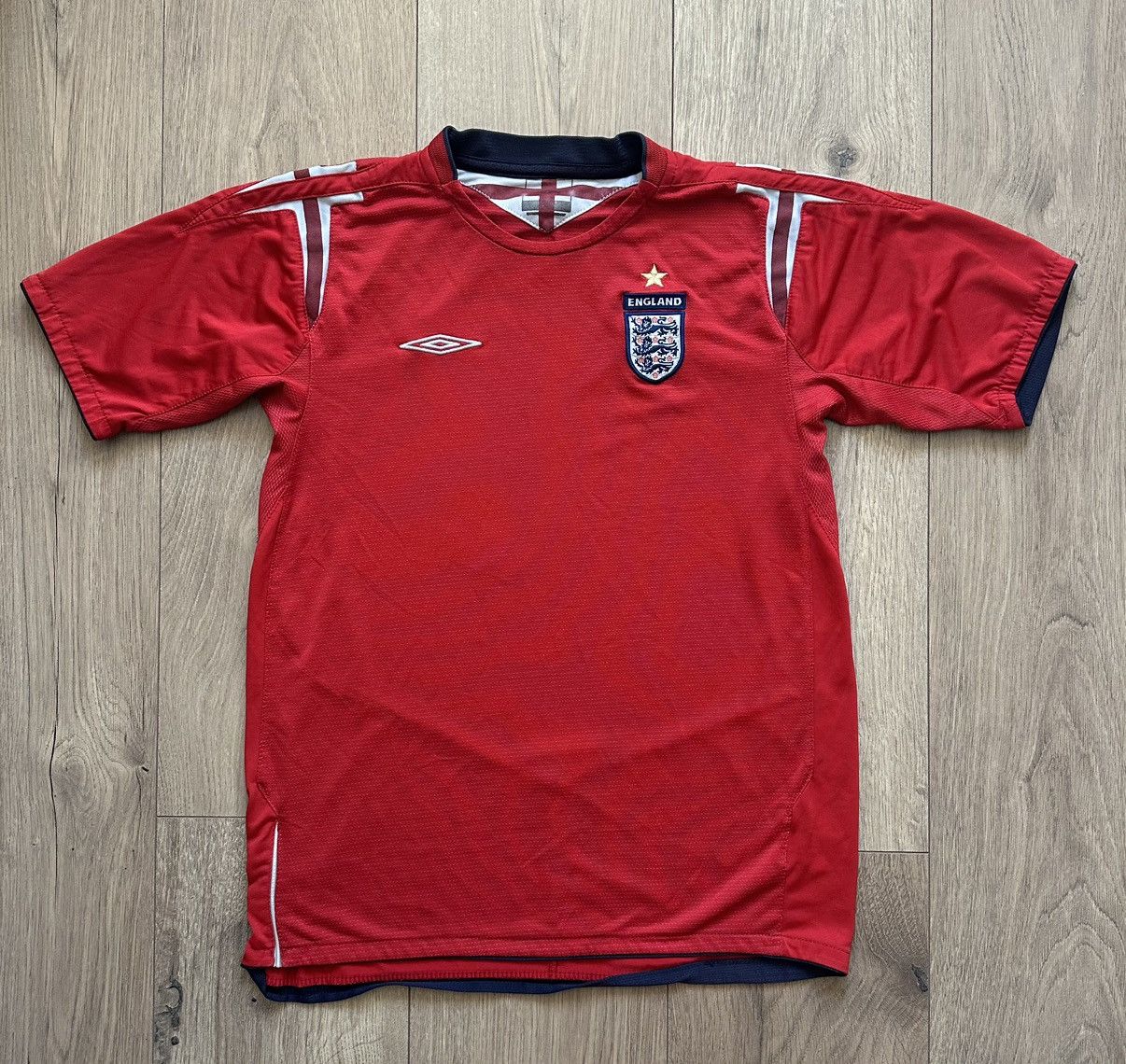 Umbro Umbro England 2004-2006 football shirt Size US S / EU 44-46 / 1 - 1 Thumbnail