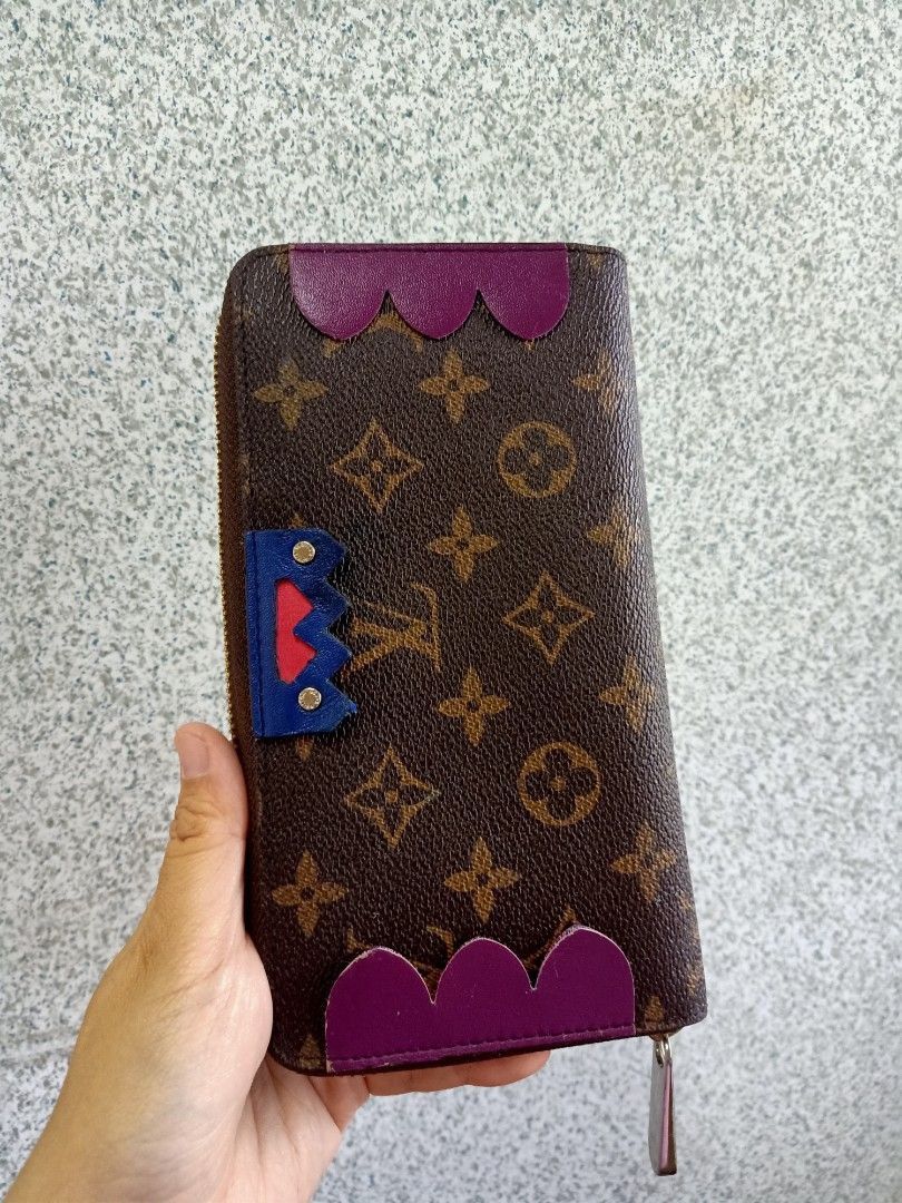 Louis Vuitton Zippy Wallet Limited Edition Totem Monogram Canvas at 1stDibs