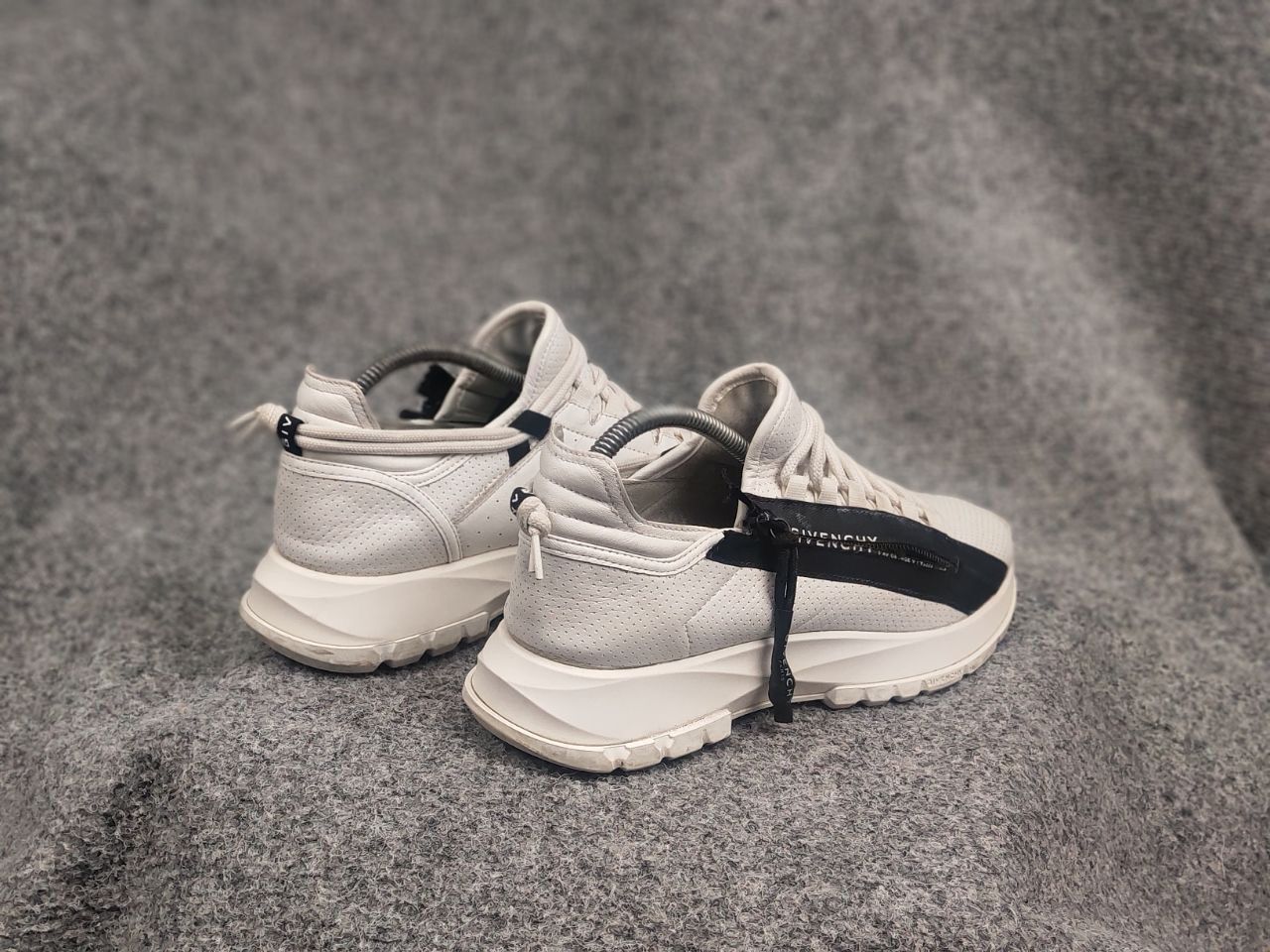 Givenchy Givenchy spectre runner sneakers leather Logo Zip Shoes Size US 8.5 / IT 38.5 - 11 Thumbnail
