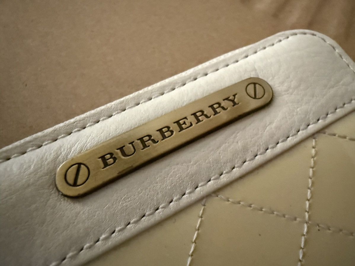 Burberry Vintage Burberry Leather & Enamel zippered card/coin wallet Size ONE SIZE - 6 Thumbnail