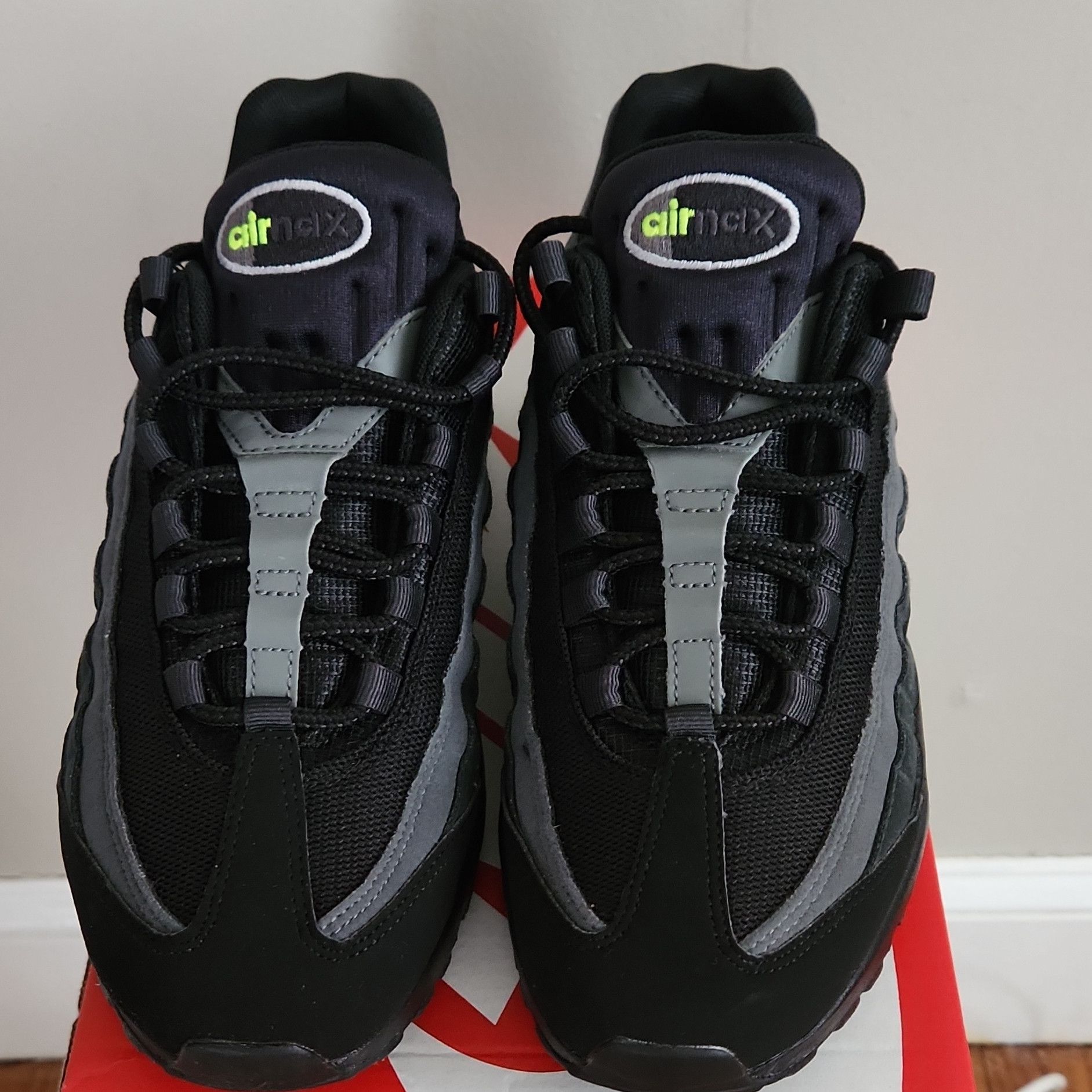 Nike Nike AM95 Smoke/Volt Size US 7.5 / EU 40-41 - 3 Thumbnail