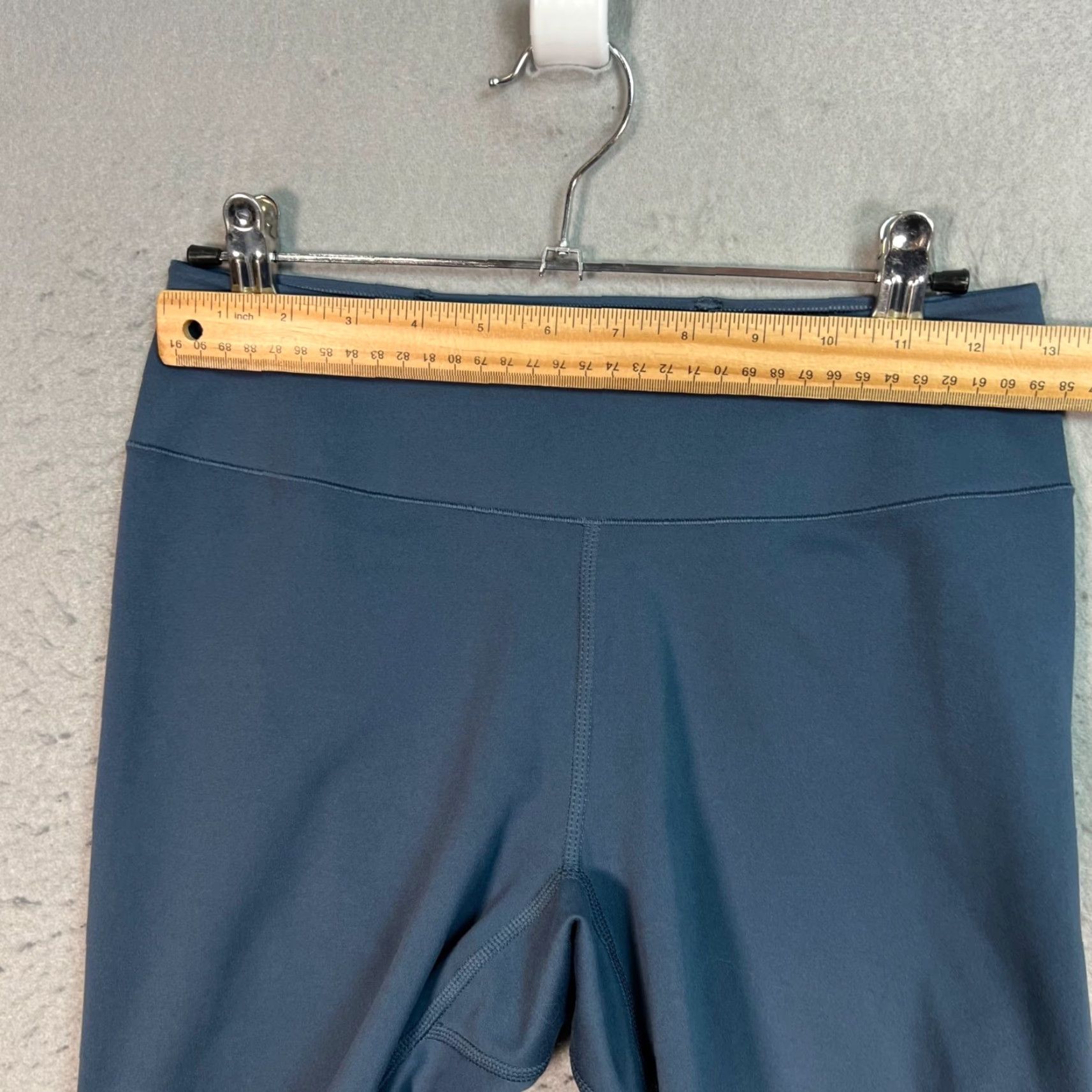 Uniqlo VINTAGE Uniqlo Womens Small Airism Biker Shorts Athletic Blue Shirt? Size 28" / US 6 / IT 42 - 5 Thumbnail