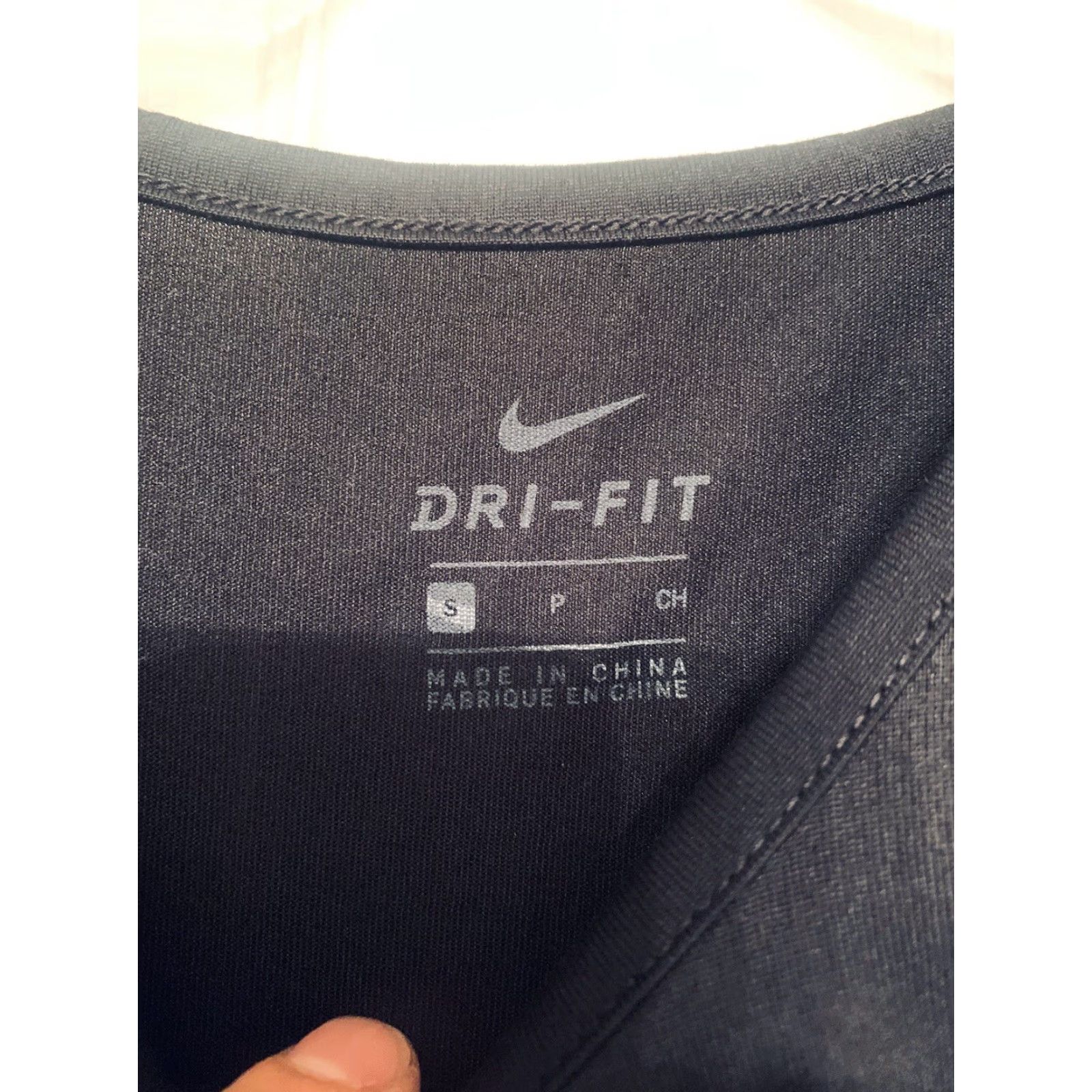 Nike Nike Tank Shirt Women S Black Dri-fit Glitter Athletic Activewear Small Multicolor Exterior Color | Nike Shirt Womens Slim/Regular Fit Size S / US 4 / IT 40 - 2 Thumbnail