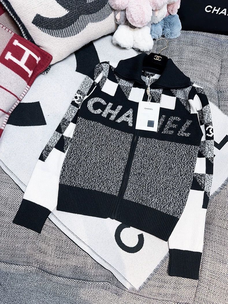 Chanel Chanel Coco Neige Checkerboard Zip Sweater Size M / US 6-8 / IT 42-44 - 3 Thumbnail