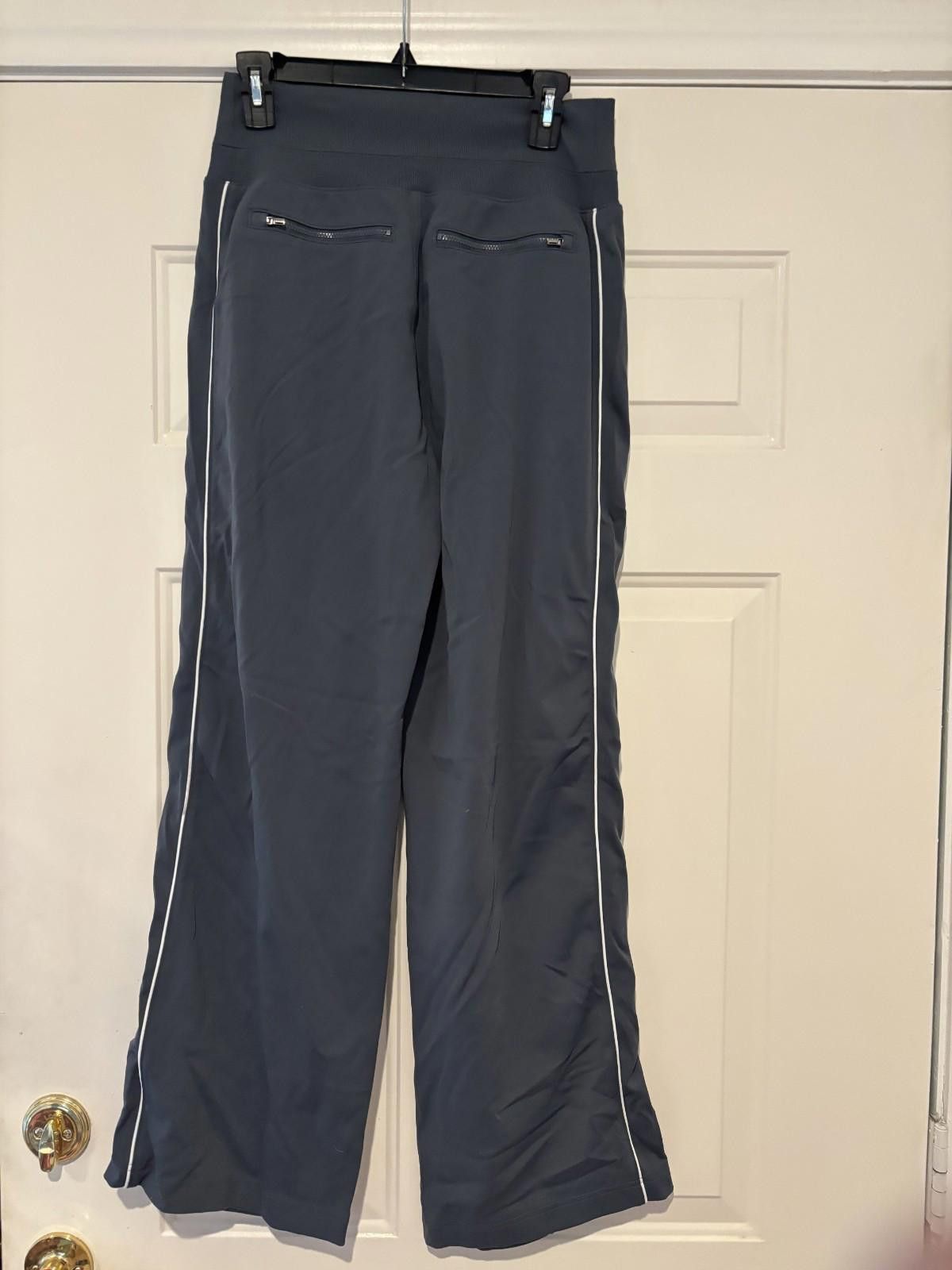 Designer Women's grey athleta active pants sz S to M #623 Size 28" / US 6 / IT 42 - 2 Thumbnail