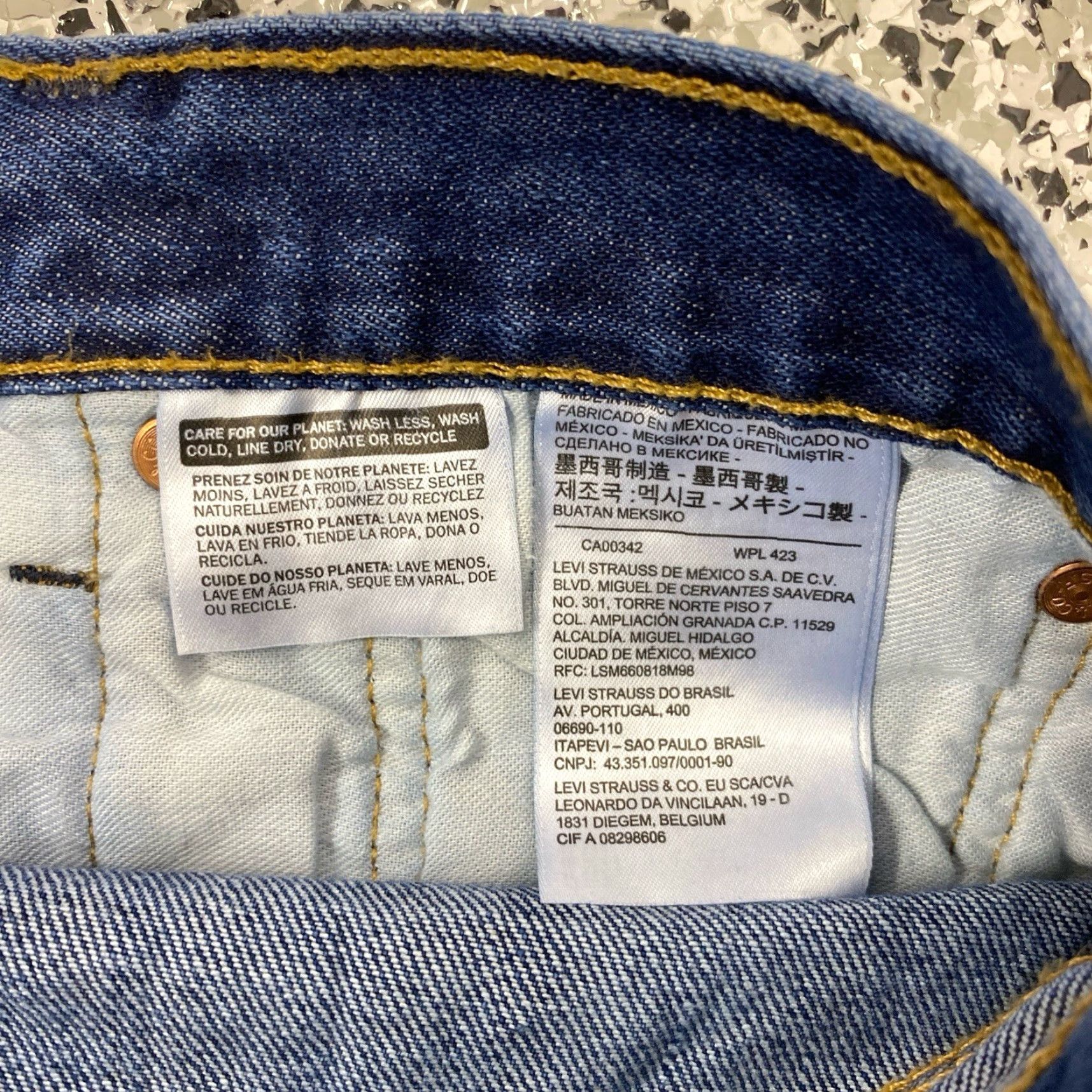 Levi's Levi's 501 XX Jeans Dark Wash Straight Button Fly Levi's 501 XX Mens 35x27.5 Regular Blue Jeans Straight Leg Modern Size US 35 - 3 Thumbnail