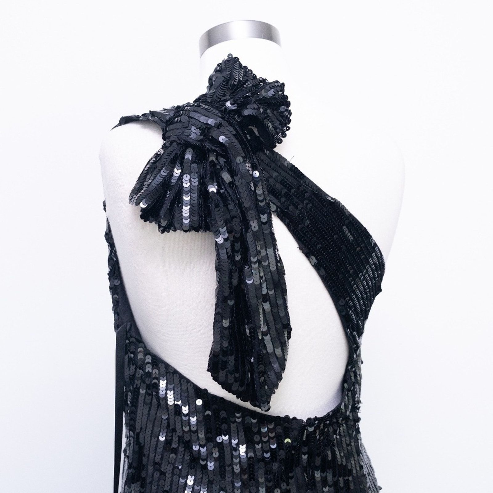 Designer Mac Duggal. Sequined One Shoulder Back Bow Detail Gown. Size M / US 6-8 / IT 42-44 - 8 Thumbnail