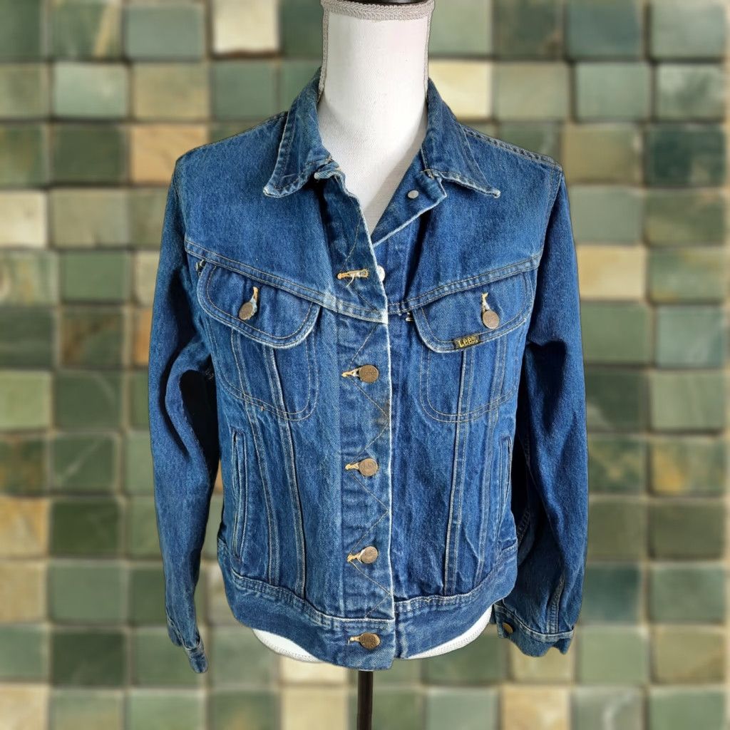 Lee VINTAGE Lee Denim Trucker Jacket Coat Womens Medium Distressed USA Blue Jean Jacket Size 32" / US 10 / IT 46 - 1 Thumbnail