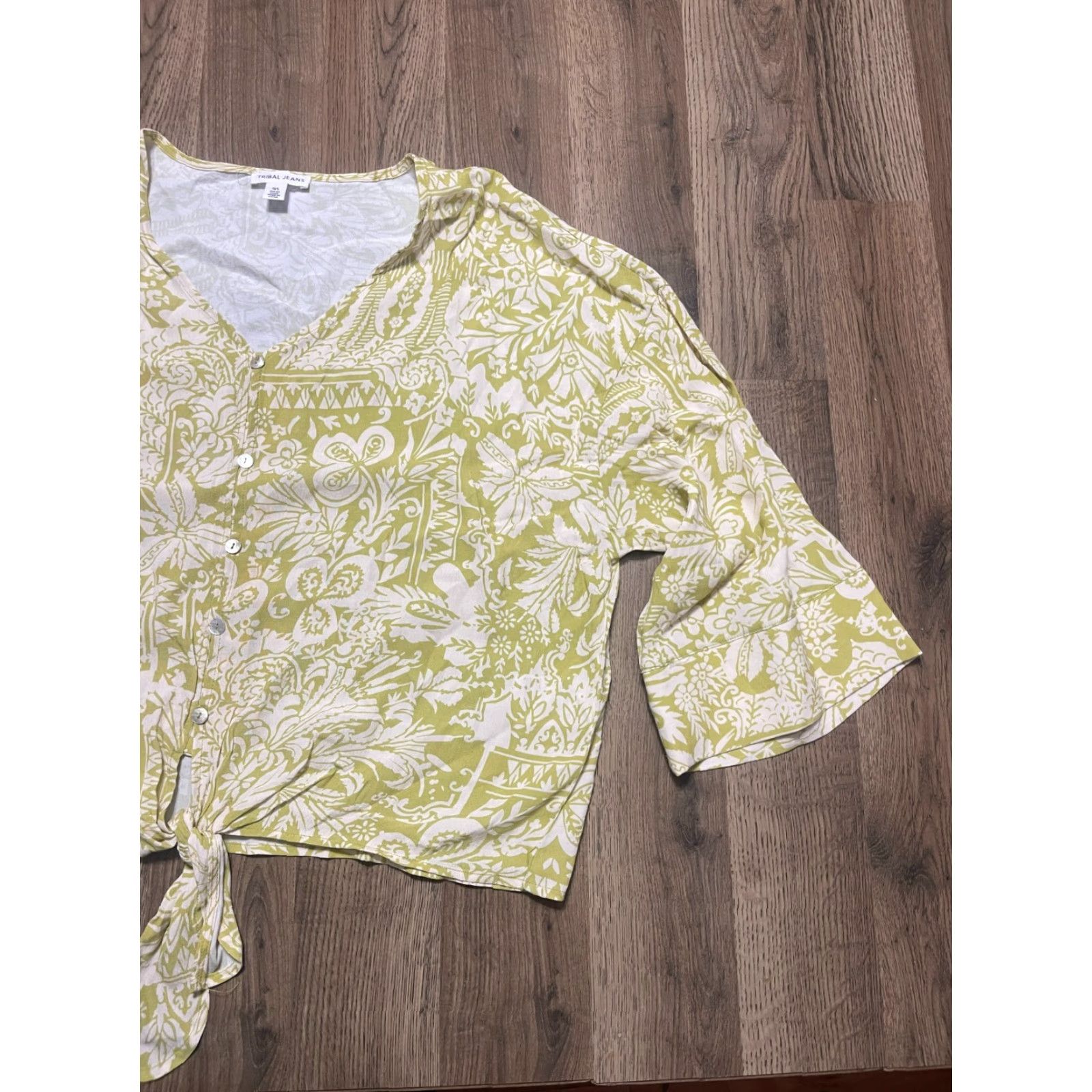 Vintage Tribal Shirt Womens Large Green White Floral V-neck Button Up Front Tie Casual Size L / US 10 / IT 46 - 4 Thumbnail