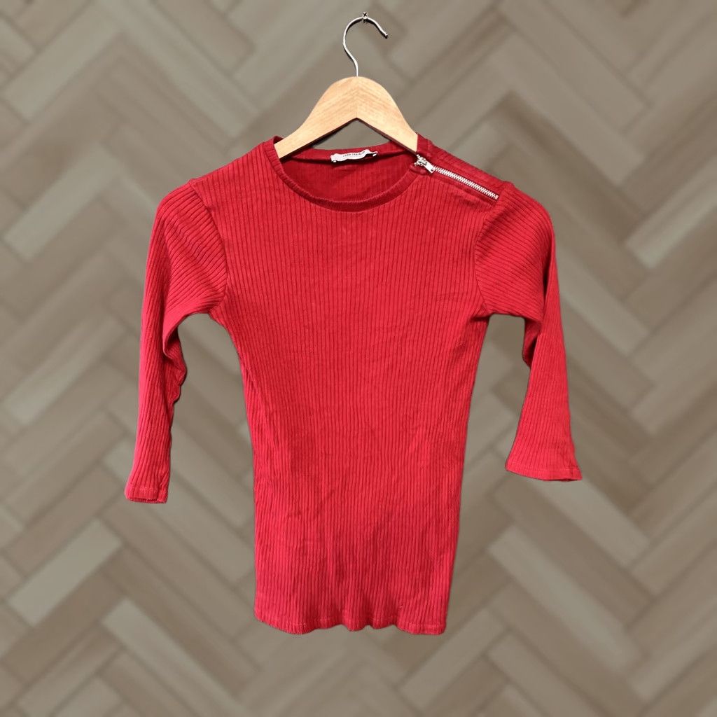Zara Zara Trafaluc Red Ribbed Knit Top Small Womens Size M / US 6-8 / IT 42-44 - 1 Thumbnail