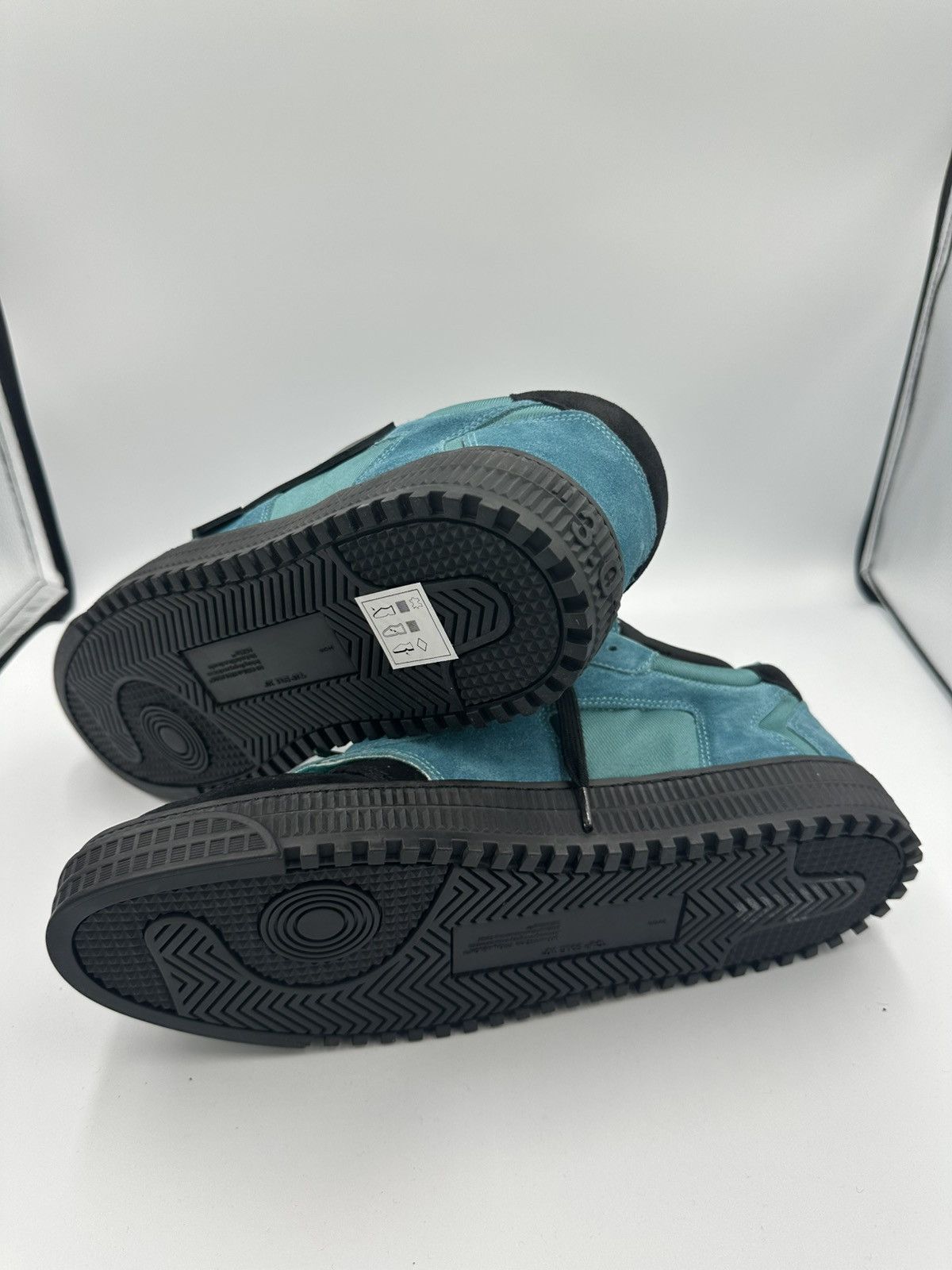 Off-White Floating Arrow Suede Sneakers in Multicolor Size US 13 / EU 46 - 7 Thumbnail