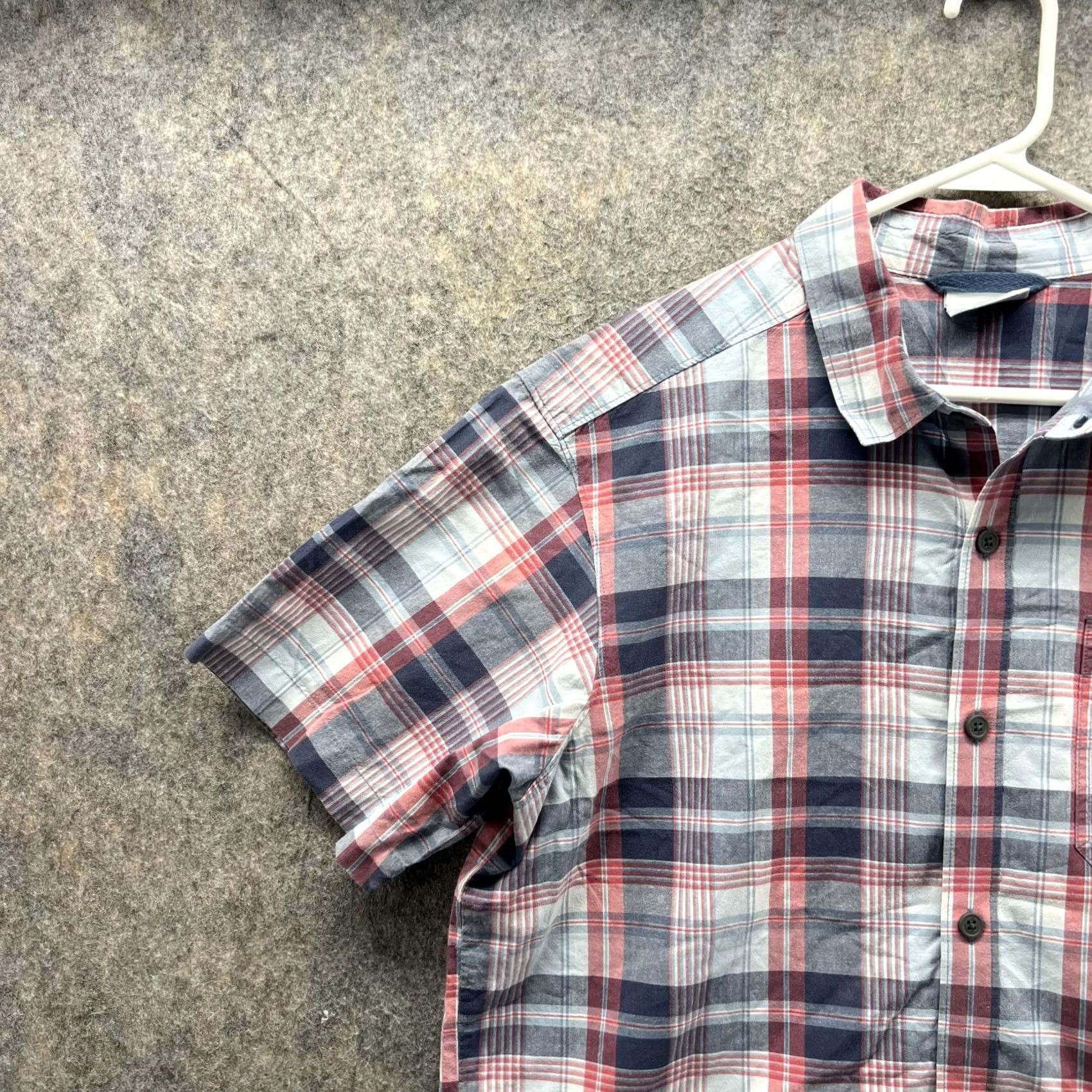 Vintage VINTAGE Columbia Shirt Men Medium Adult Blue Plaid Button-Up Short Sleeve Casual Size US M / EU 48-50 / 2 - 3 Thumbnail
