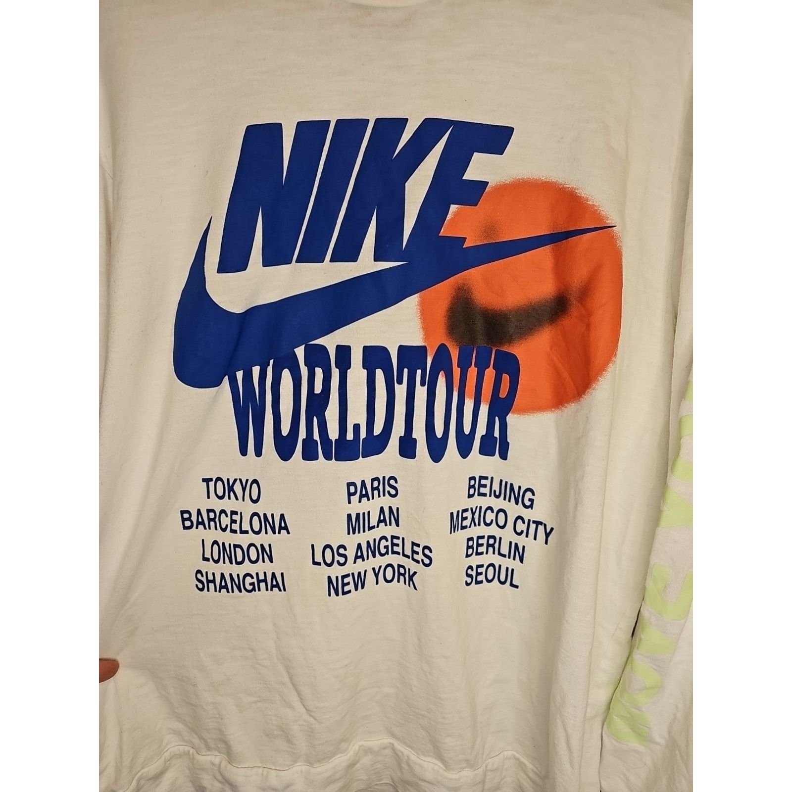 Nike Nike World Tour Long Sleeve T-Shirt Top Beaverton Size XL Size US XL / EU 56 / 4 - 2 Thumbnail