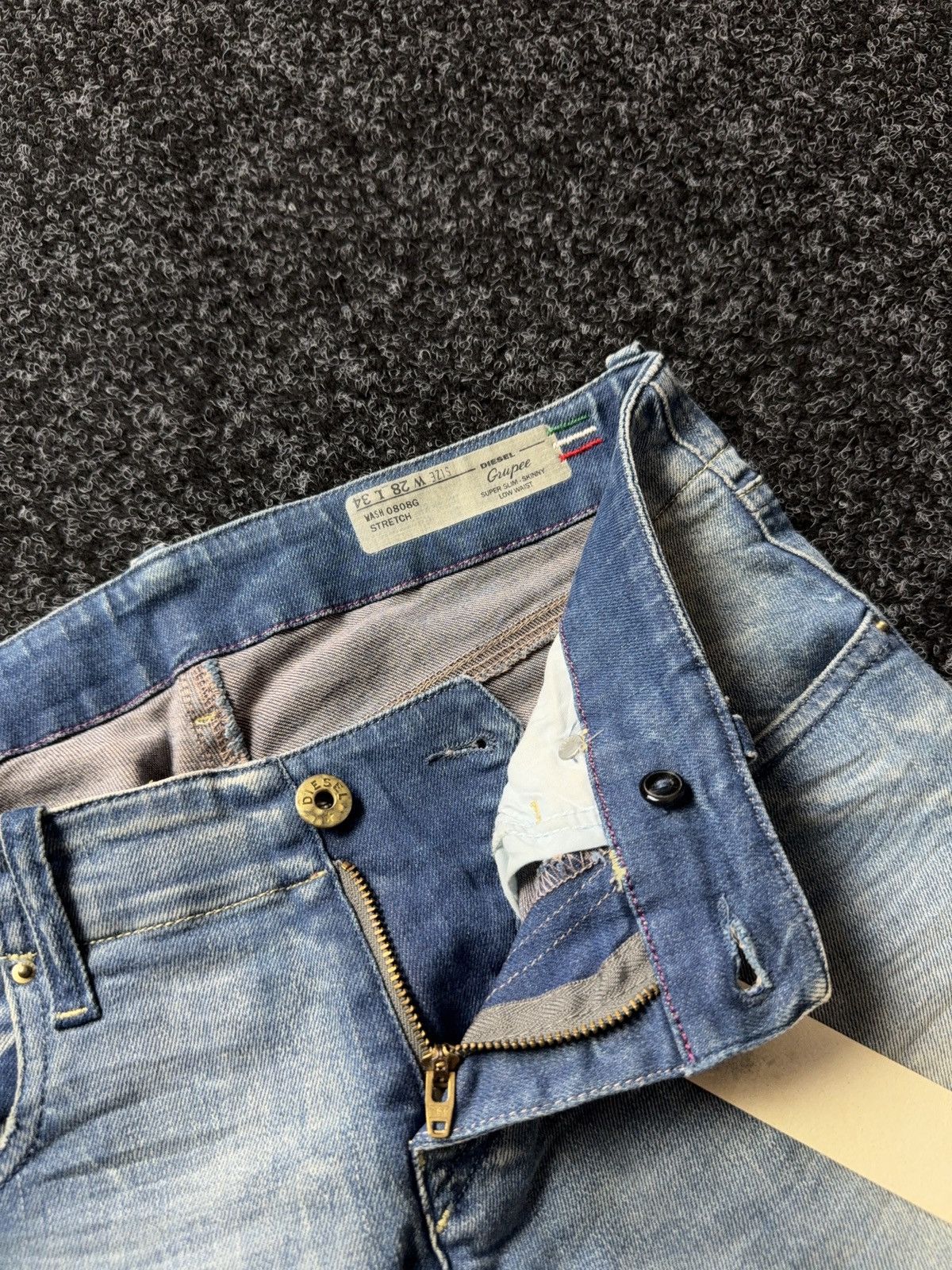 Diesel Luxury 00s Diesel Grupee Distressed Super Slim Skinny Jeans Size 28" / US 6 / IT 42 - 8 Thumbnail
