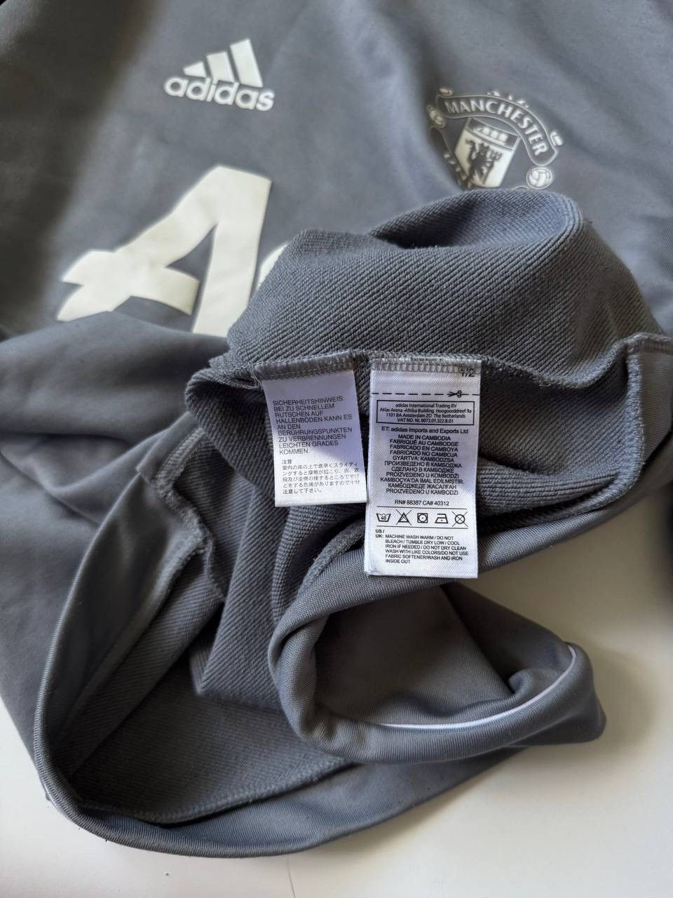 Adidas Adidas Jersey TrainingManchester United longsleeve size S Size US S / EU 44-46 / 1 - 6 Thumbnail