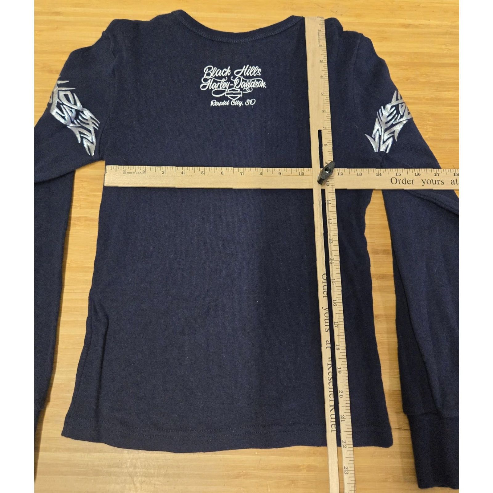 Harley Davidson VINTAGE Harley-Davidson Shirt Womens Small Blue Long Sleeve Tribal Graphic Made USA 2006 Size S / US 4 / IT 40 - 7 Thumbnail