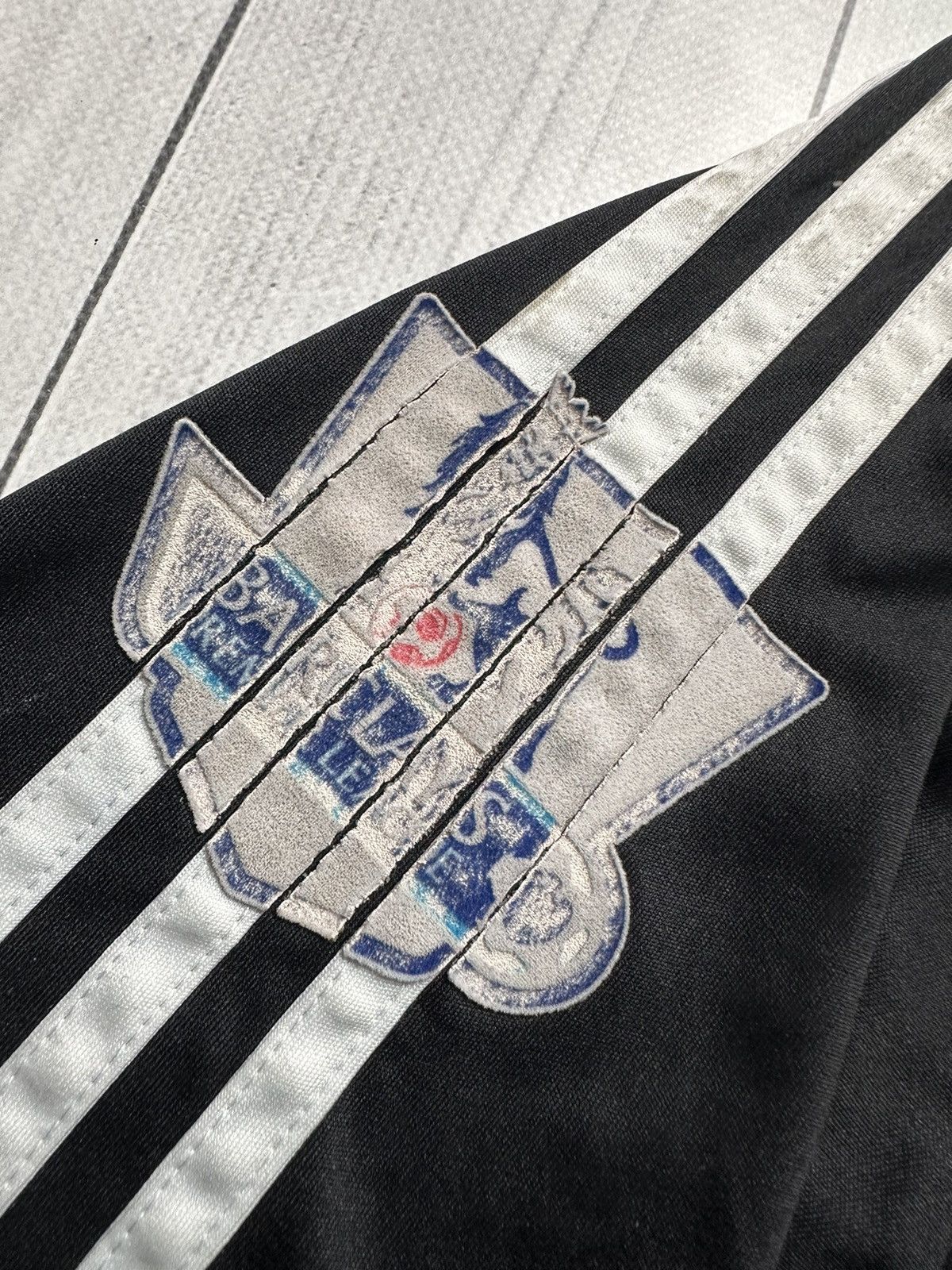 Adidas × Vintage Vintage adidas Liverpool soccer jersey size L black 9 Torres Size US L / EU 52-54 / 3 - 6 Thumbnail