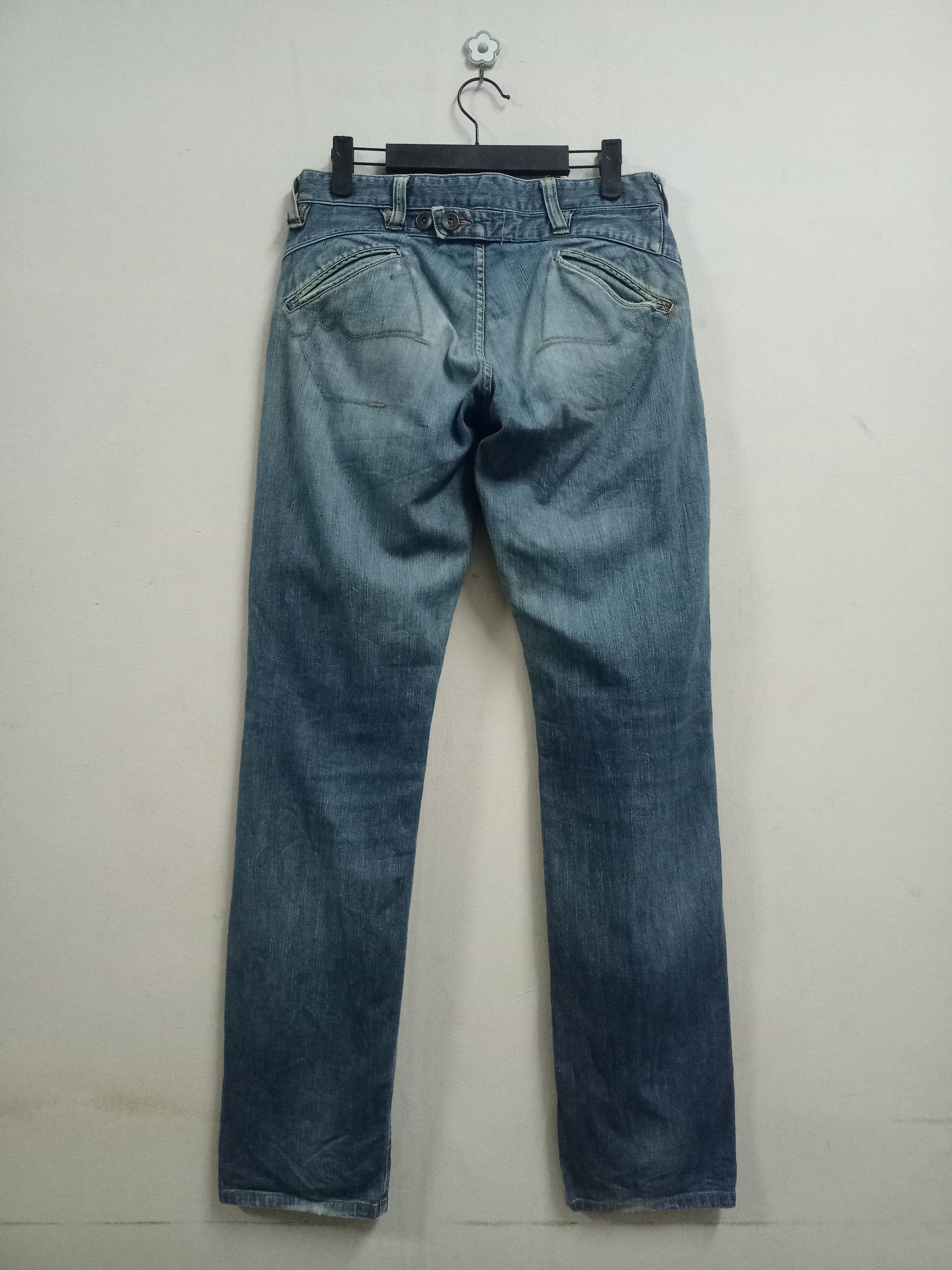 Japanese Brand Vintage Japanese Brand Buckle Style Ripped Jeans 29x32 Size US 29 - 2 Thumbnail
