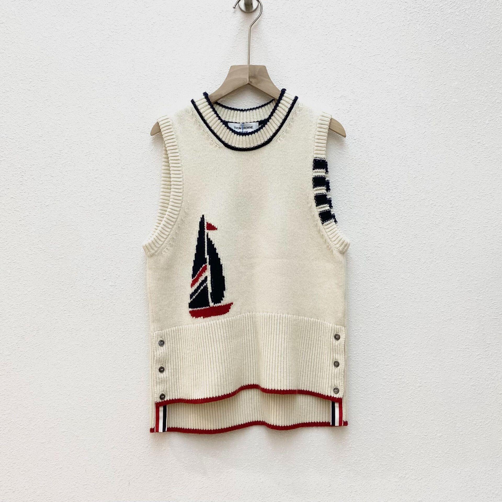 Thom Browne Thombrowne Cream Knitted Sailboat Vest Size US M / EU 48-50 / 2 - 1 Thumbnail